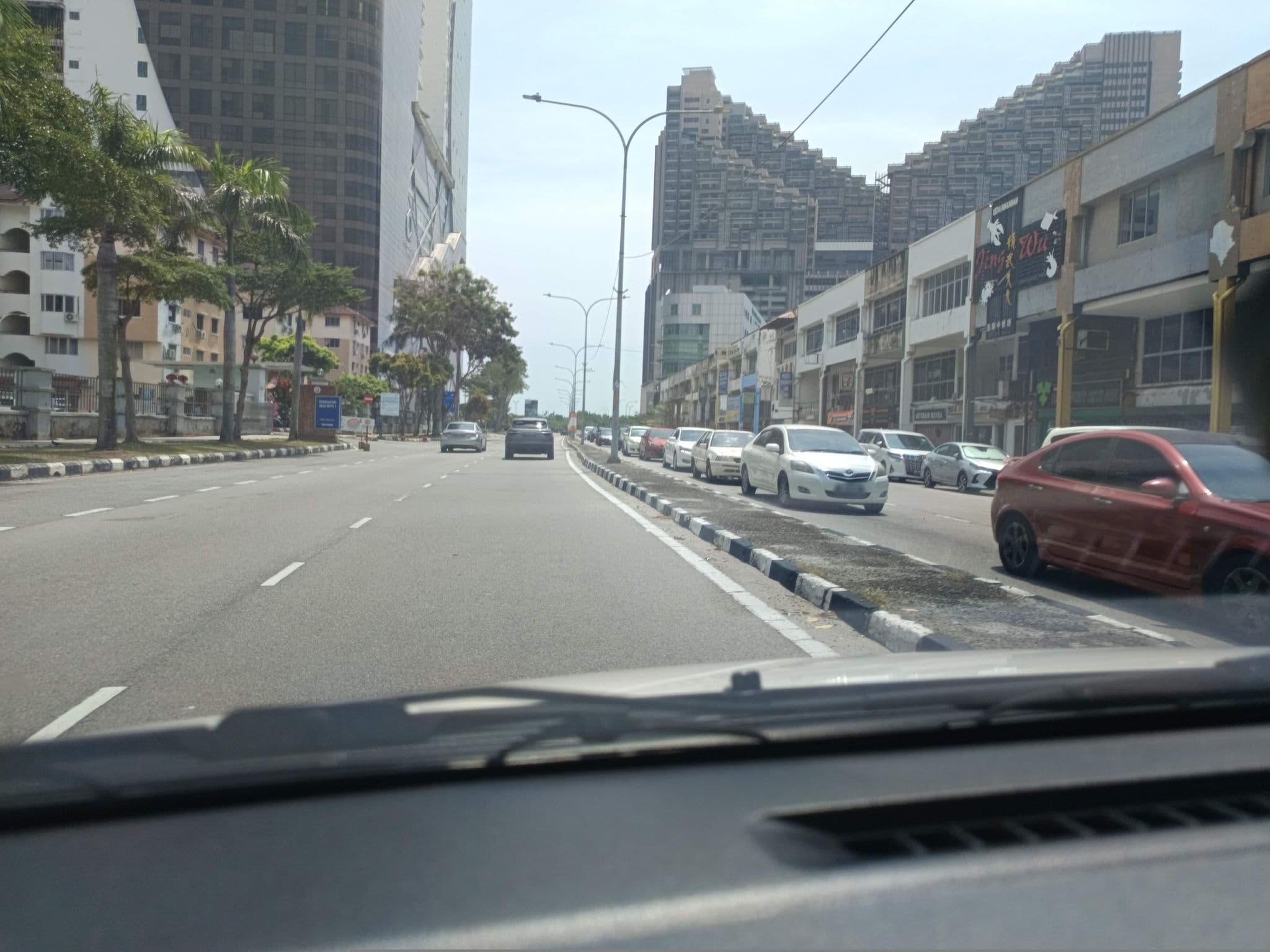 Street view near Melaka Holiday Condominum Hotel, Ujong Pasir — © YikQin (CC BY-SA · Mapillary)