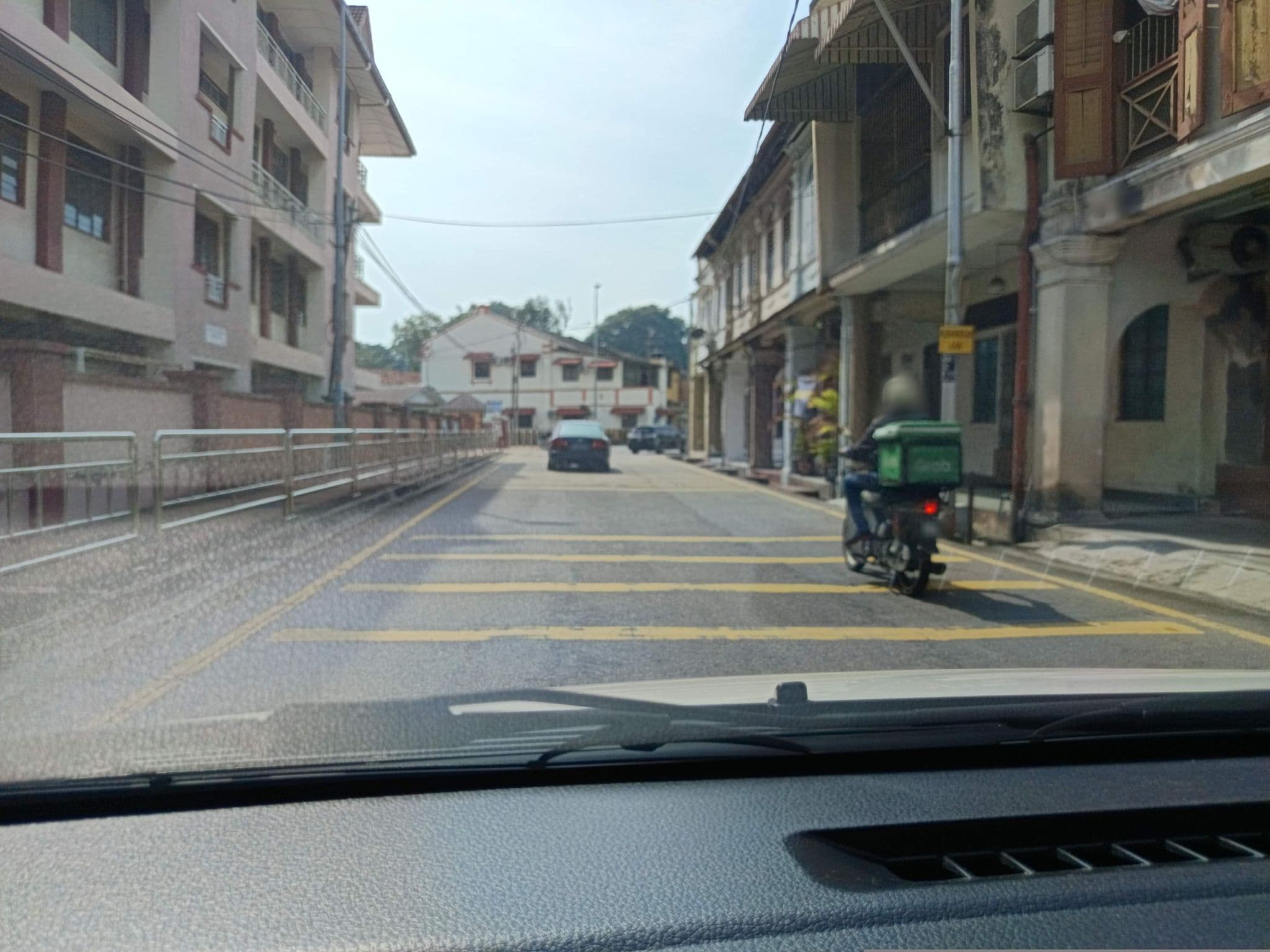 Street view near Hotel Equitorial Club Lounge 21st Flr, Malacca — © YikQin (CC BY-SA · Mapillary)