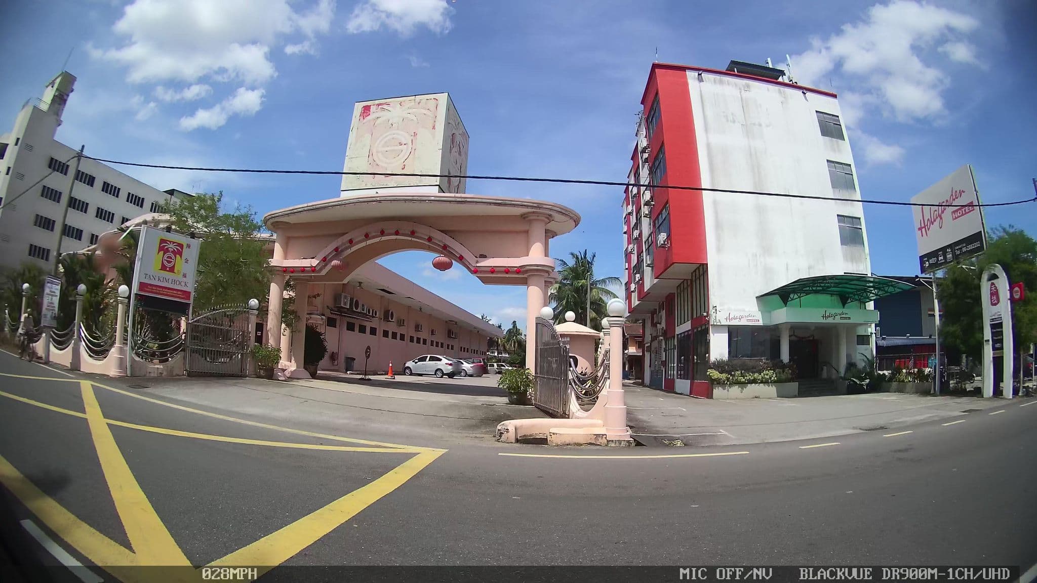 Street view near Dream Suite Hotel, Ujong Pasir — © kaart_3 (CC BY-SA · Mapillary)