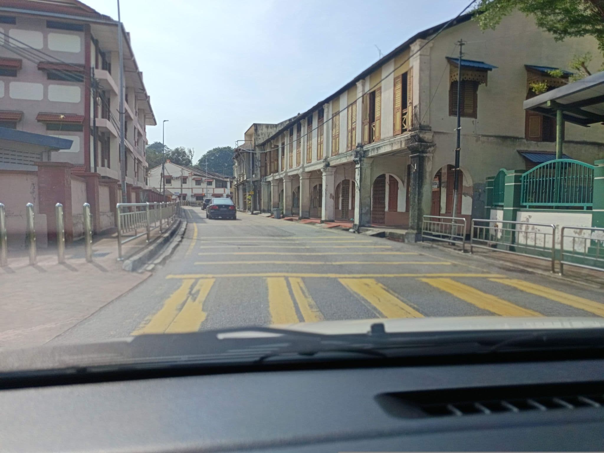 Street view near Little Nyonya Hostel, Malacca — © YikQin (CC BY-SA · Mapillary)