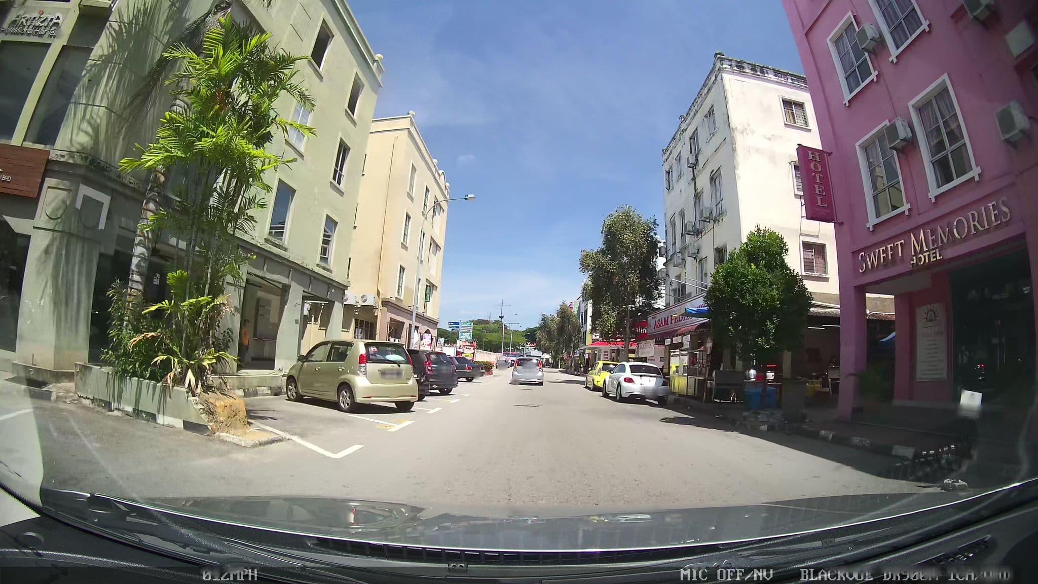 Street view near De’ Songket Hotel, Malacca — © kaart_3 (CC BY-SA · Mapillary)
