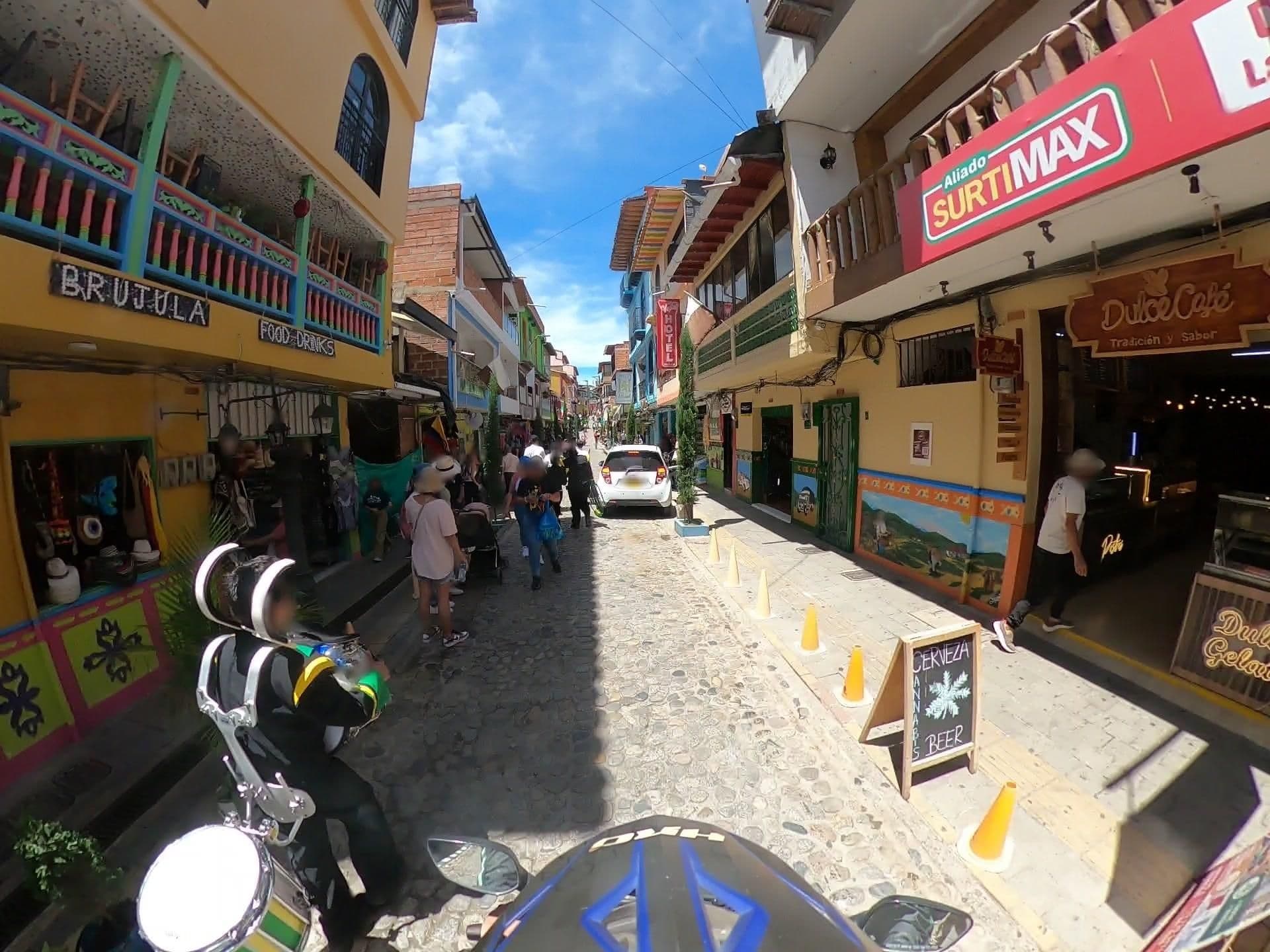 Street view near Hotel Zócalo Real, Guatapé — © 360recorrido (CC BY-SA · Mapillary)
