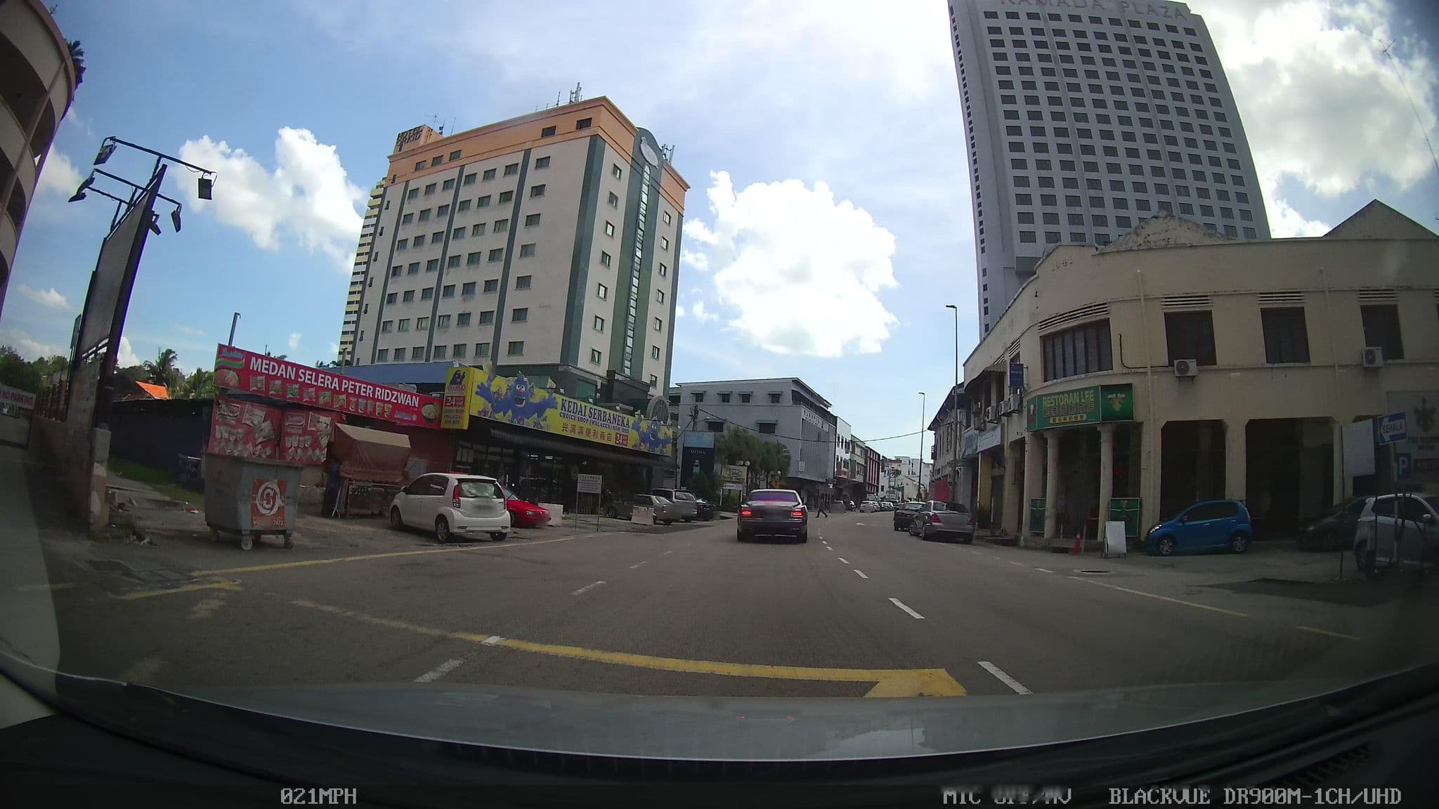 Street view near Ramada Plaza Executive Club Lounge, Malacca — © kaart_3 (CC BY-SA · Mapillary)
