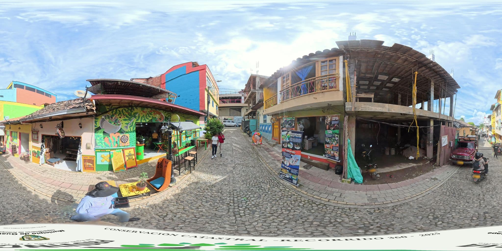 Street view near Hostel Casa Rosa, Guatapé — © CMPCONSULTORIA (CC BY-SA · Mapillary)