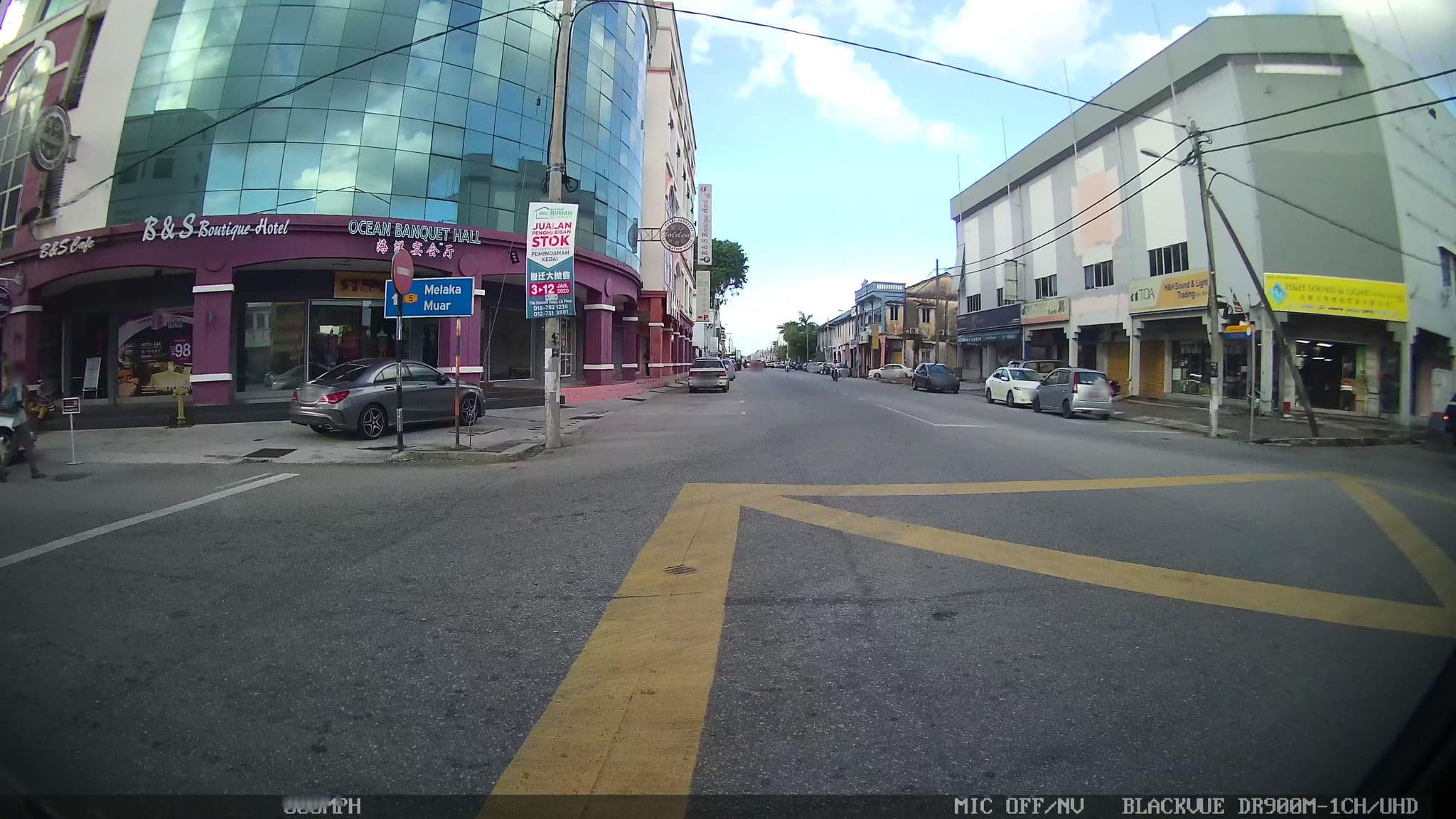Street view near Level 3 B&S Boutique Hotel, Batu Pahat — © kaart5 (CC BY-SA · Mapillary)