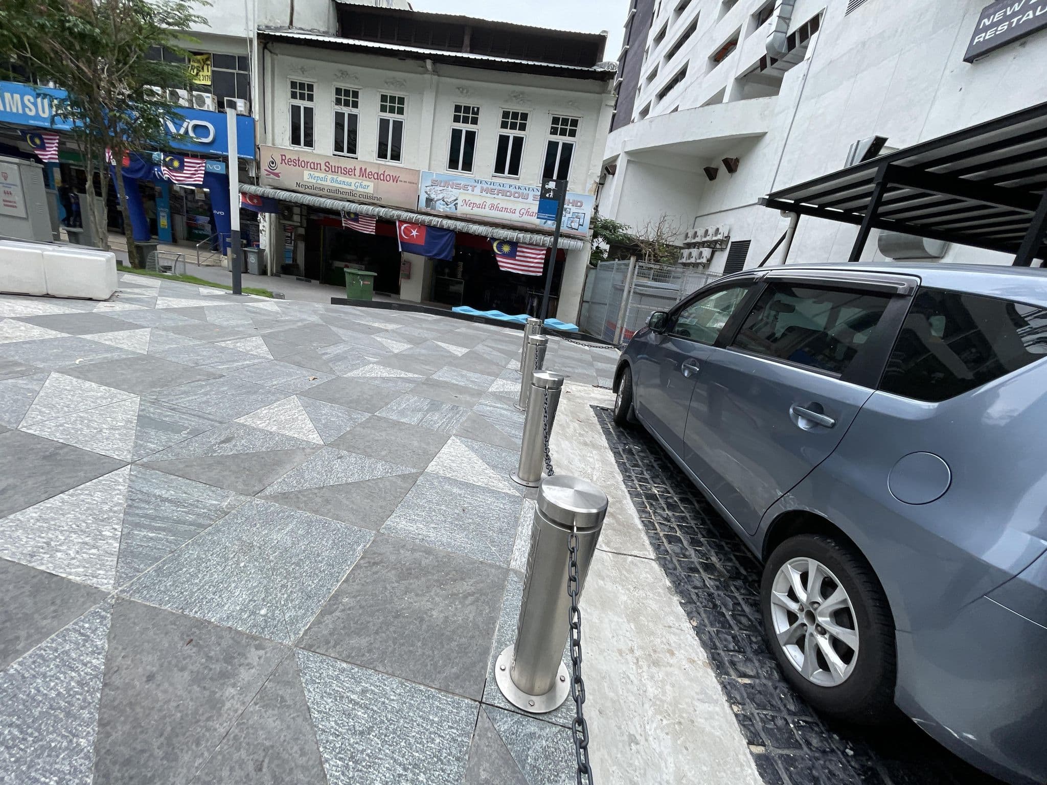 Street view near Holiday Inn Lobby, Johor Bahru — © filipb (CC BY-SA · Mapillary)