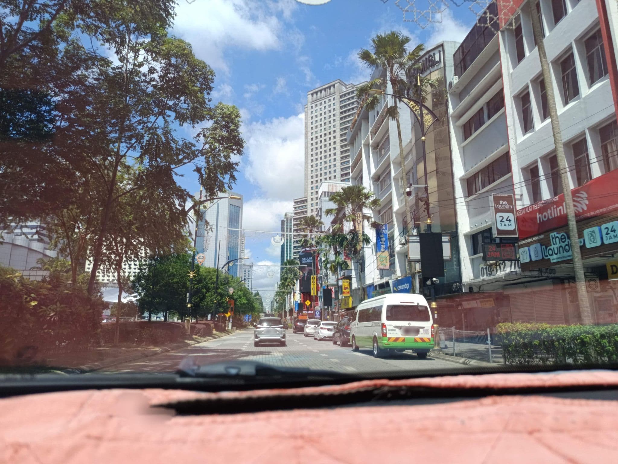 Street view near New Boutique, Johor Bahru — © YikQin (CC BY-SA · Mapillary)