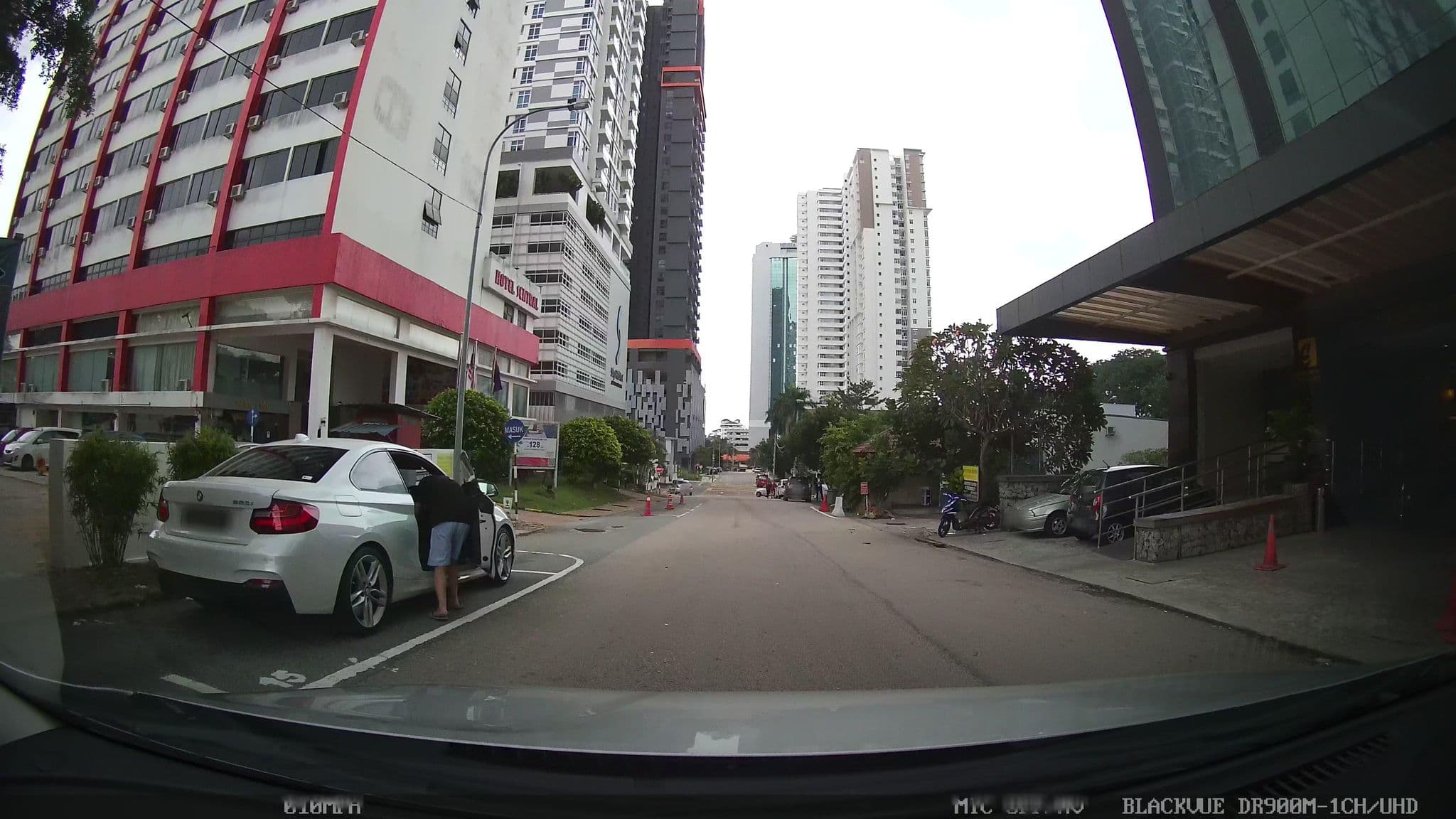 Street view near Central Putri Hotel, Johor Bahru — © kaart_3 (CC BY-SA · Mapillary)