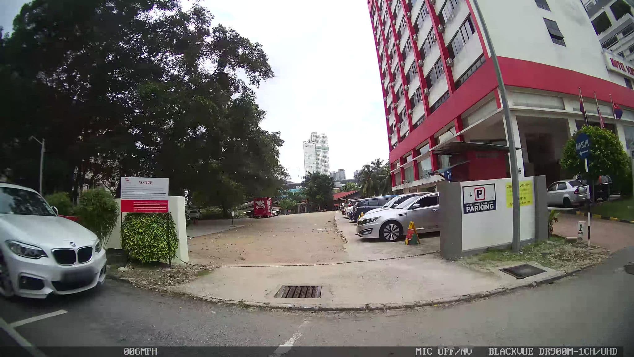 Street view near Tanjung Puteri Golf Resort, Johor Bahru — © kaart_3 (CC BY-SA · Mapillary)