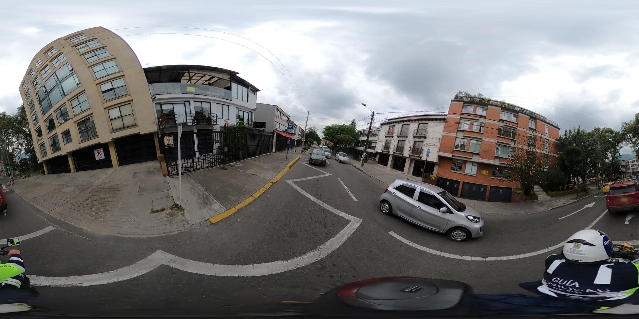 Street view near Hoteles Bogotá Inn, Bogotá