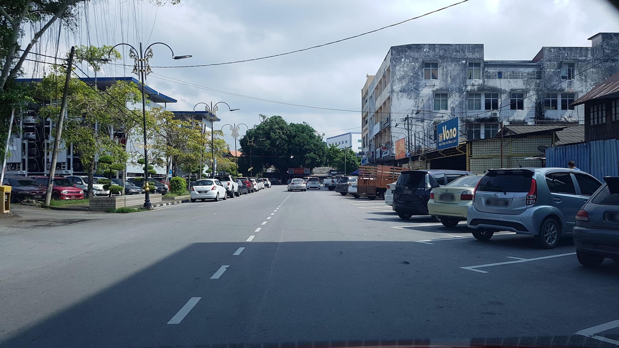 Street view near Hotel K. T. Mutiara, Kuala Terengganu, Kuala Terengganu — © aaronshenhao (CC BY-SA · Mapillary)