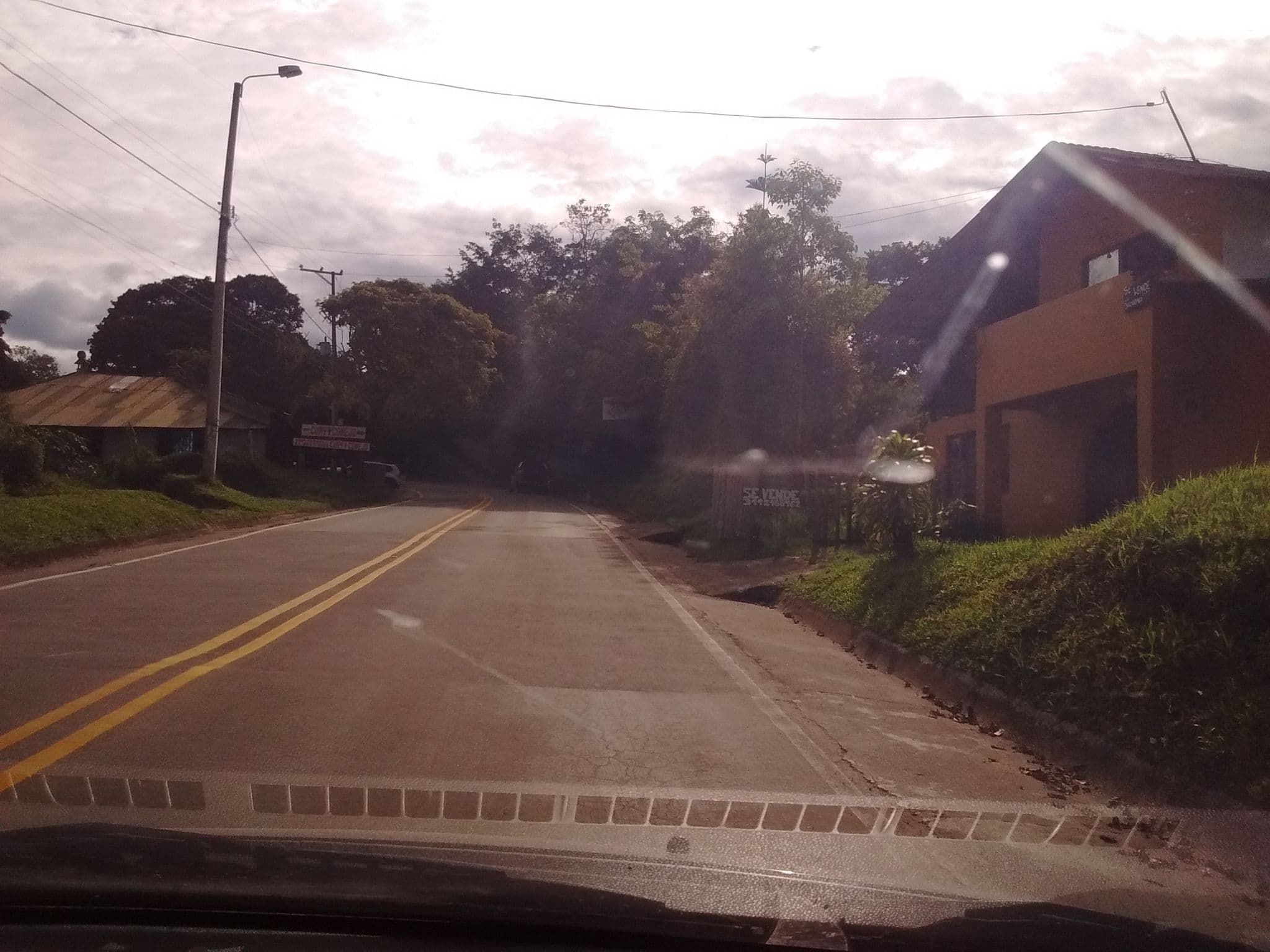 Street view near Cabañas y Camping Buena Vista, San Agustín — © kaxtillo (CC BY-SA · Mapillary)