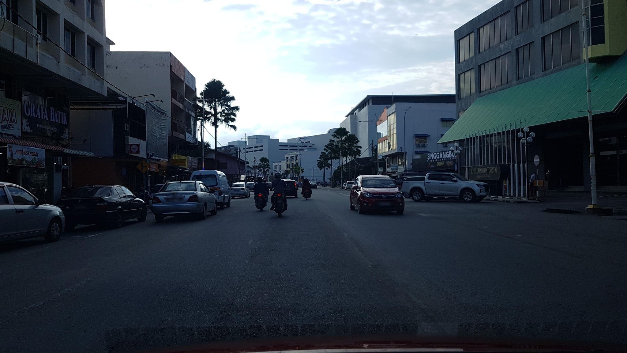 Street view near N & L Hotel, Kuala Terengganu — © aaronshenhao (CC BY-SA · Mapillary)