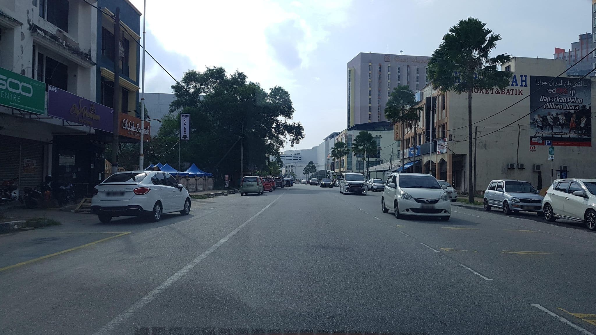 Street view near KT Traveller Inn, Kuala Terengganu — © aaronshenhao (CC BY-SA · Mapillary)