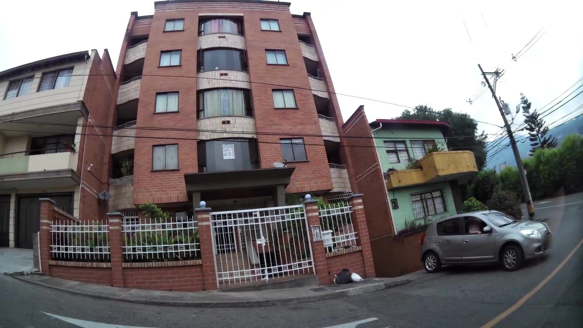 Street view near Lion House Medellin, Medellín