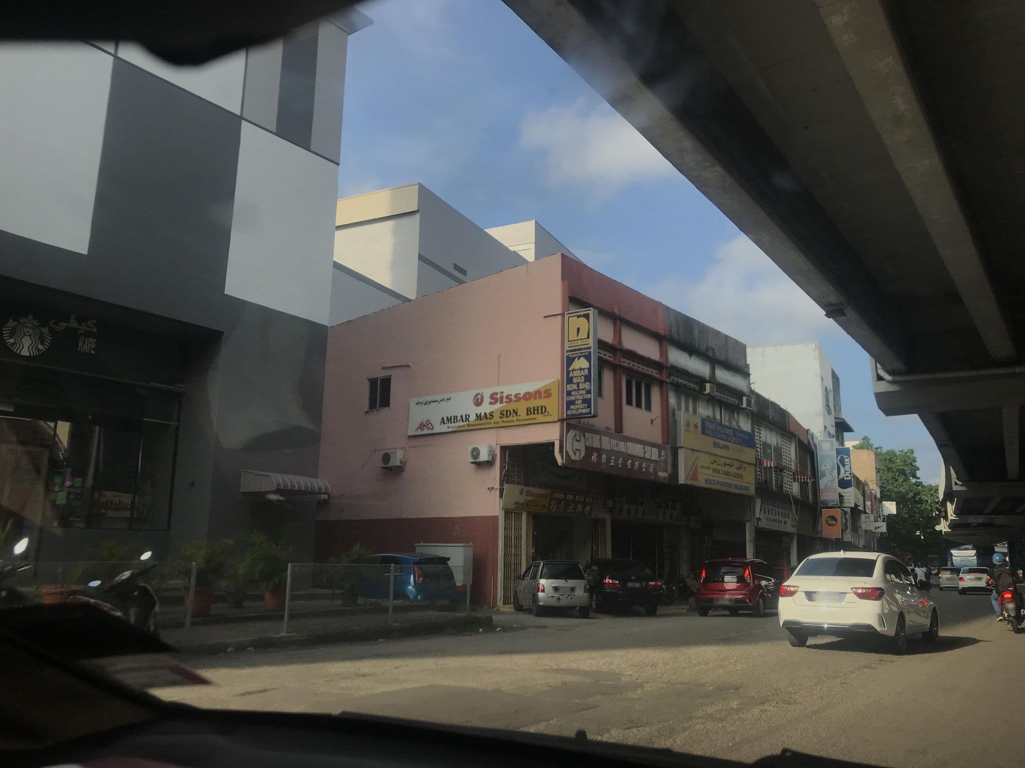 Street view near Tingkat 4, Tune Hotel, Kampung Wakaf Sku — © Jeddy (CC BY-SA · Mapillary)