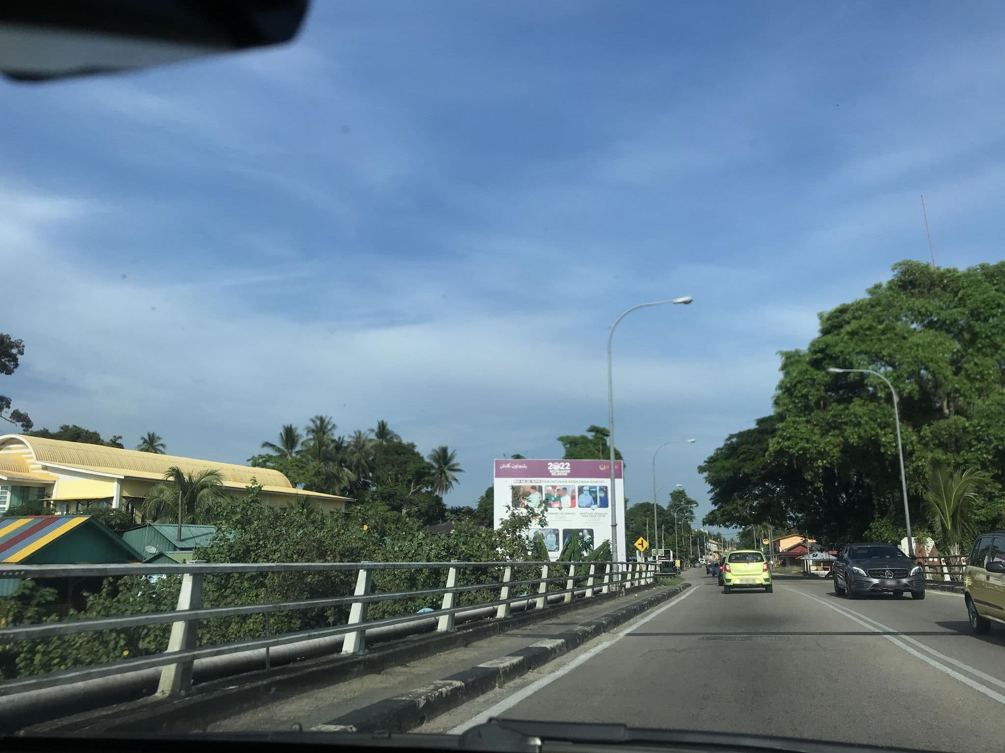 Street view near ALA Riverview Lodge, Kampung Wakaf Stan — © Jeddy (CC BY-SA · Mapillary)