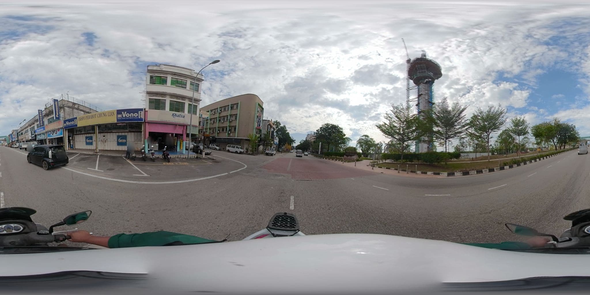 Street view near Hotel Sg Wang, Kuantan — © faizmahabob (CC BY-SA · Mapillary)