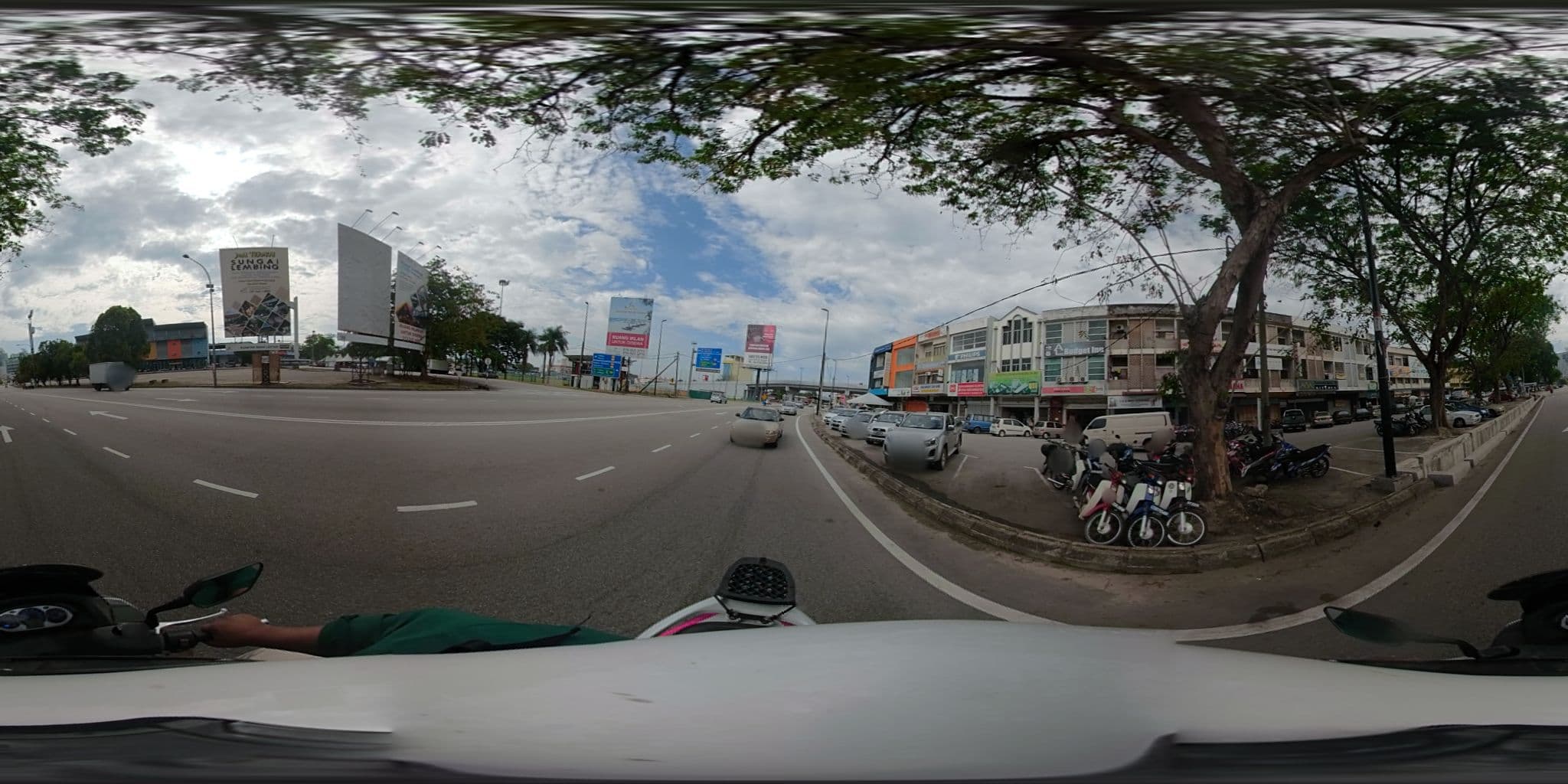 Street view near Hotel 1975, Kuantan — © faizmahabob (CC BY-SA · Mapillary)