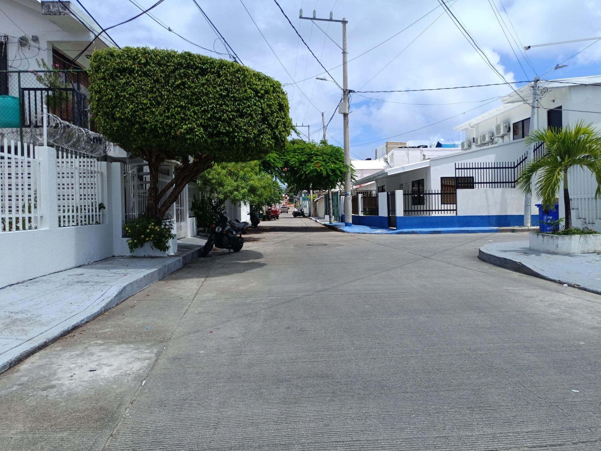 Street view near Casa leonor, San Andrés — © bluealmondhostel (CC BY-SA · Mapillary)