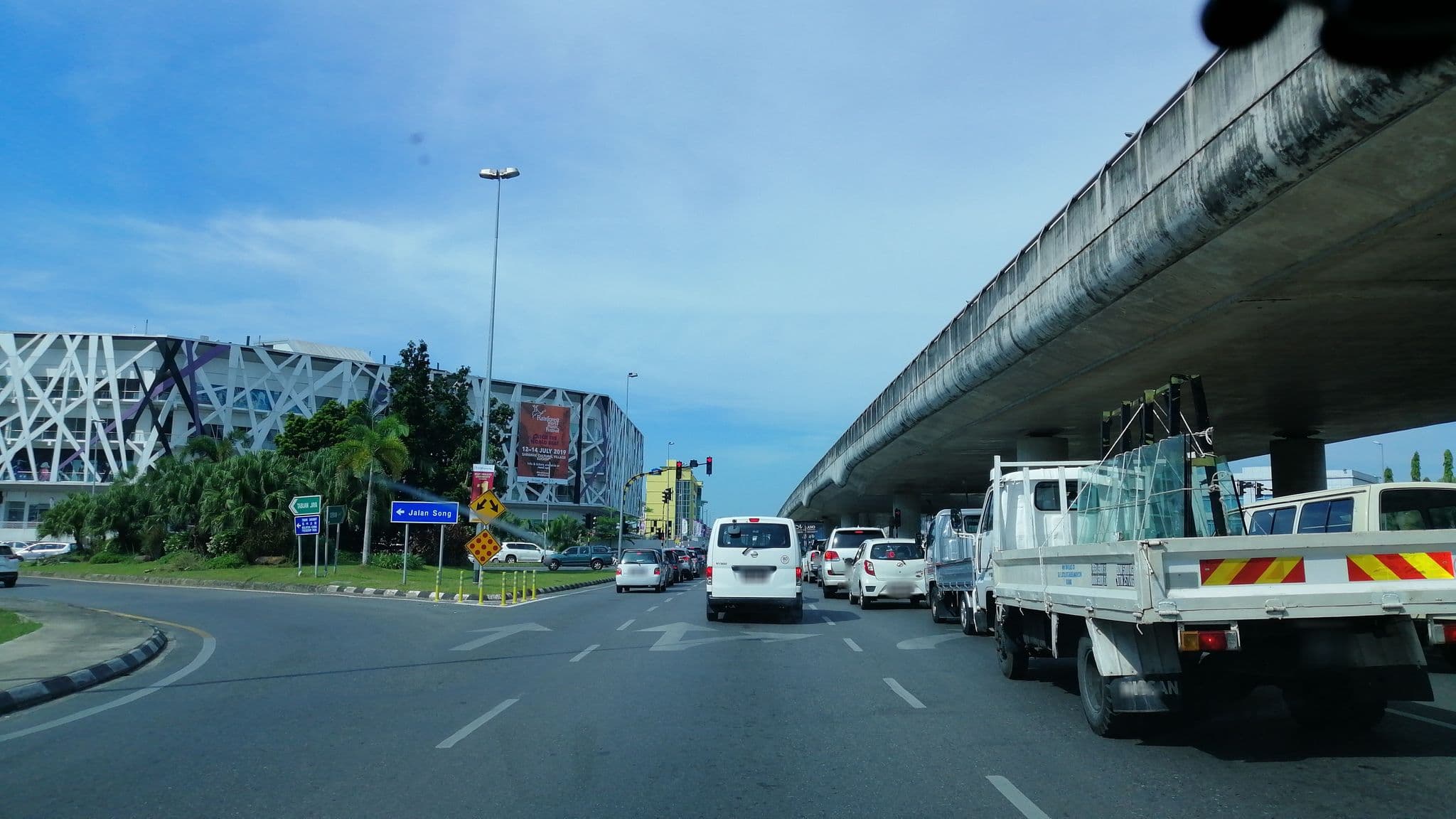 Street view near Room 952, Four Point Hotel, Kuching — © addx (CC BY-SA · Mapillary)