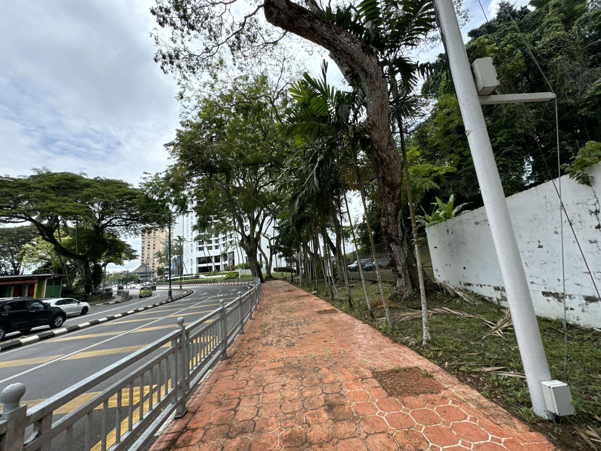 Street view near GOrest Guesthouse, Kuching — © filipb (CC BY-SA · Mapillary)