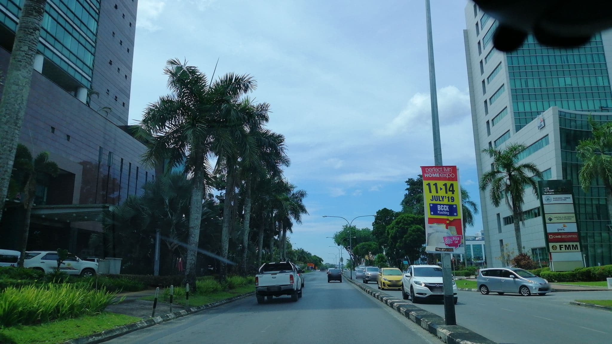 Street view near Lobby @ 360 Urban Resort Hotel Kuching (360 Hotel), Kuching — © addx (CC BY-SA · Mapillary)