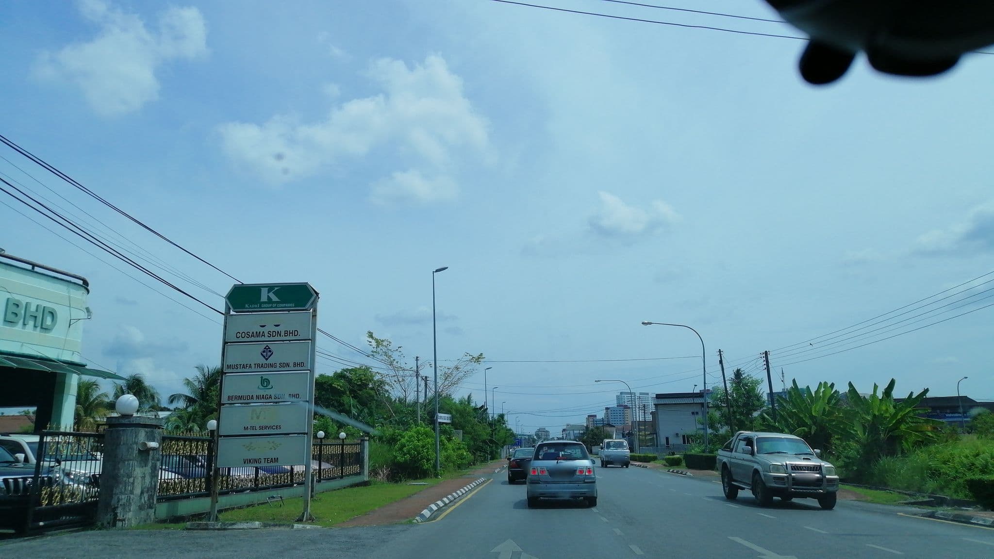 Street view near Bilik 213 Homestay Hotel, Kuching — © addx (CC BY-SA · Mapillary)