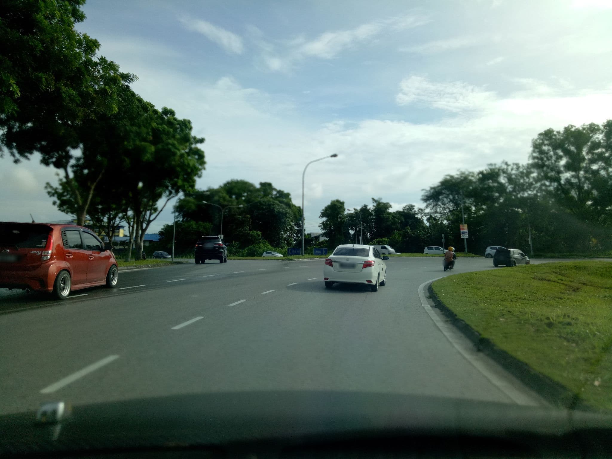 Street view near Hotel Nur Miri, Kuching — © ronny_mile (CC BY-SA · Mapillary)