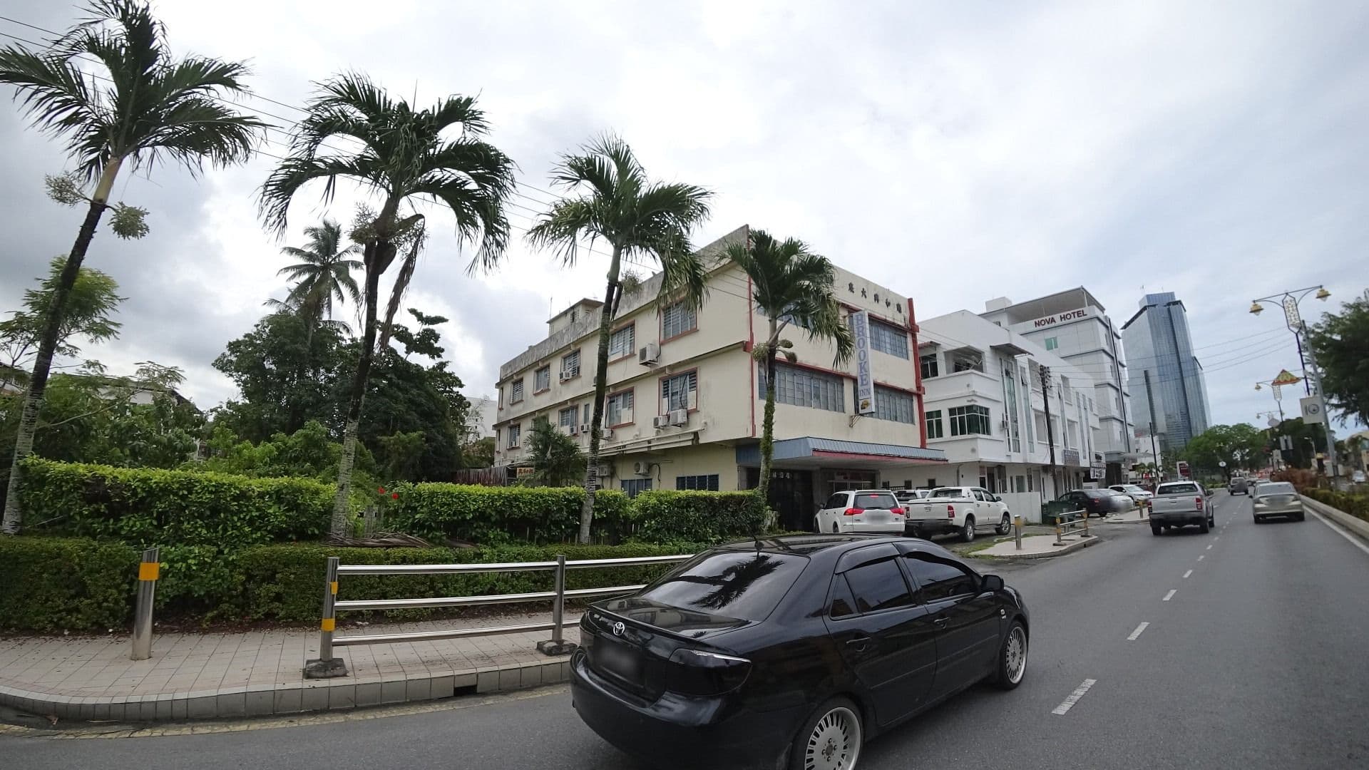 Street view near Brooke inn, Miri — © raito (CC BY-SA · Mapillary)