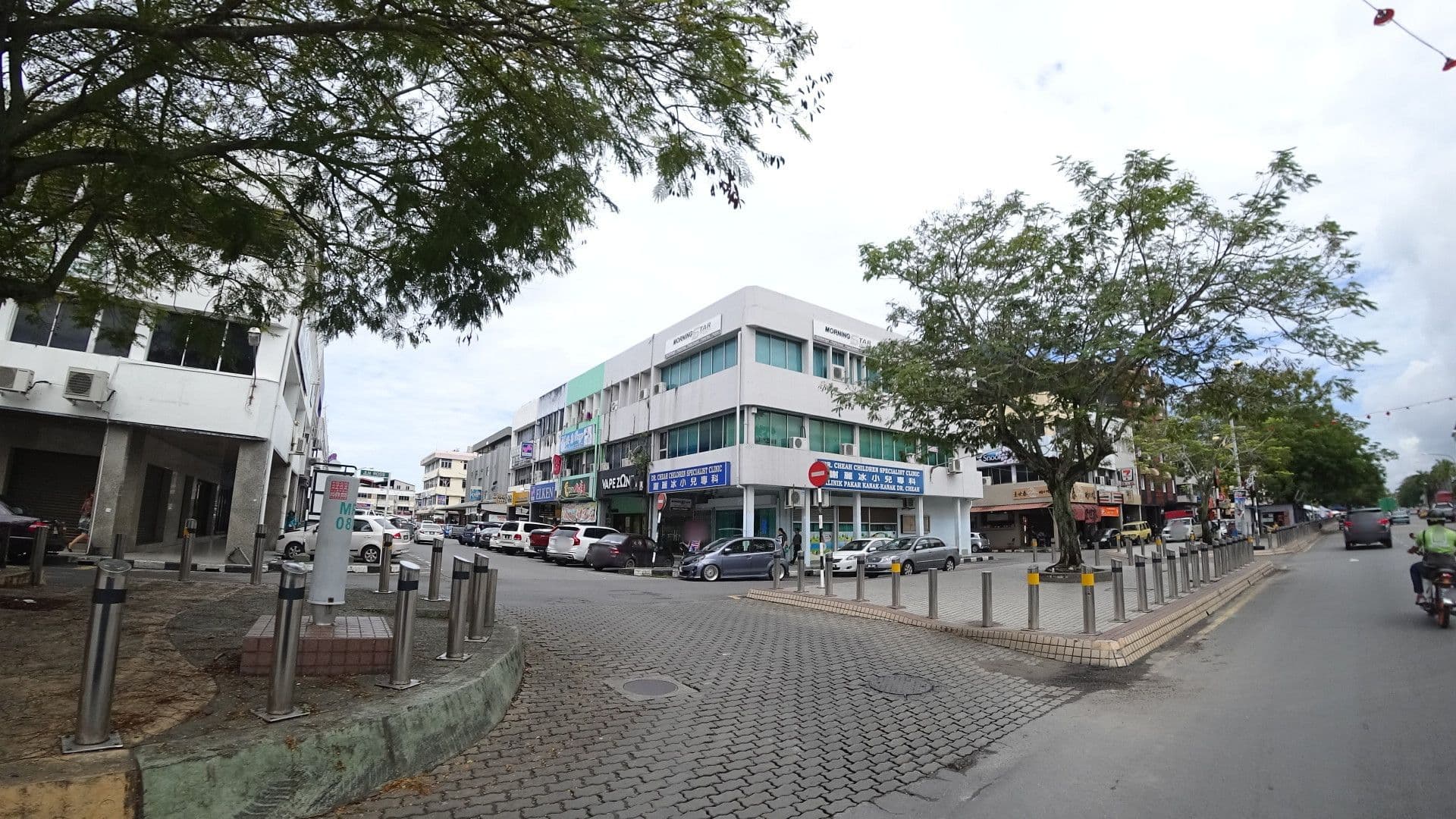 Street view near tingkat 7 hotel imperial, Miri — © raito (CC BY-SA · Mapillary)