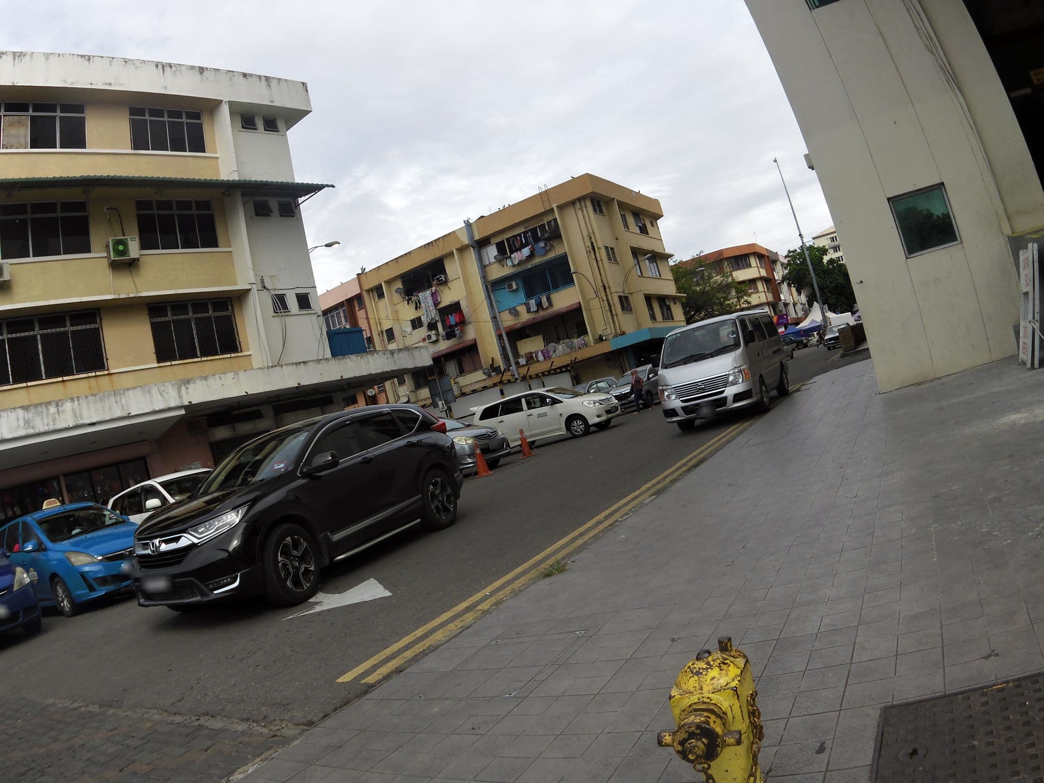 Street view near Bilik Mabul Hotel LeMeridien, Kota Kinabalu — © skillsy (CC BY-SA · Mapillary)