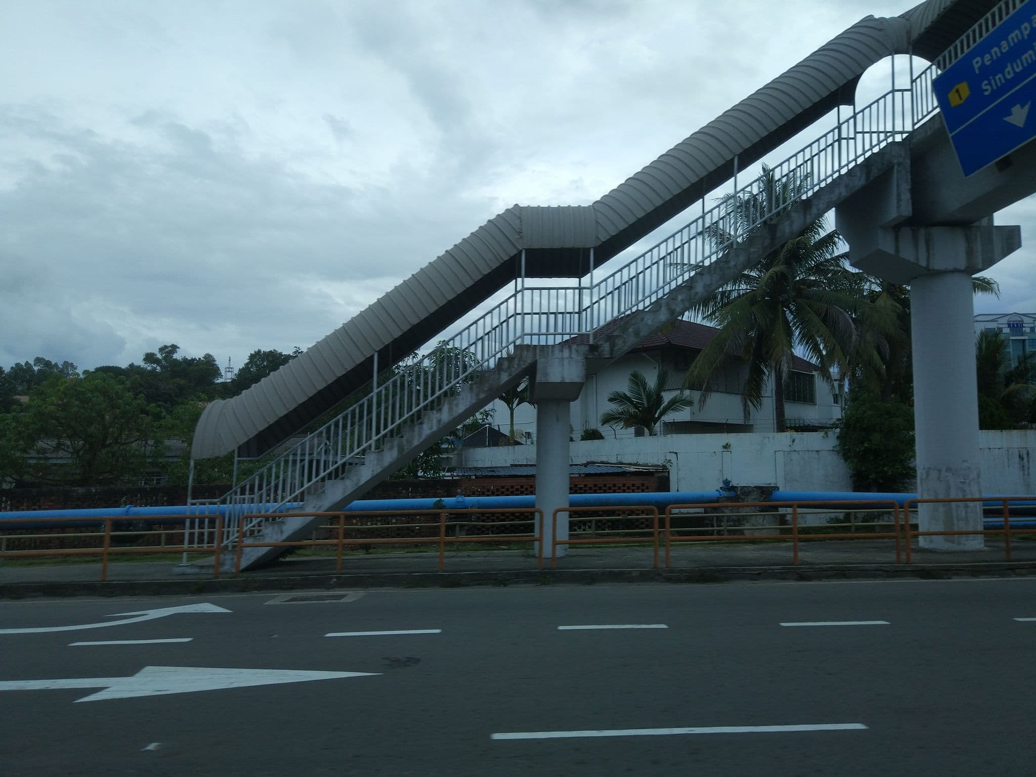 Street view near Tang Dynasty Park, Kota Kinabalu — © raito (CC BY-SA · Mapillary)