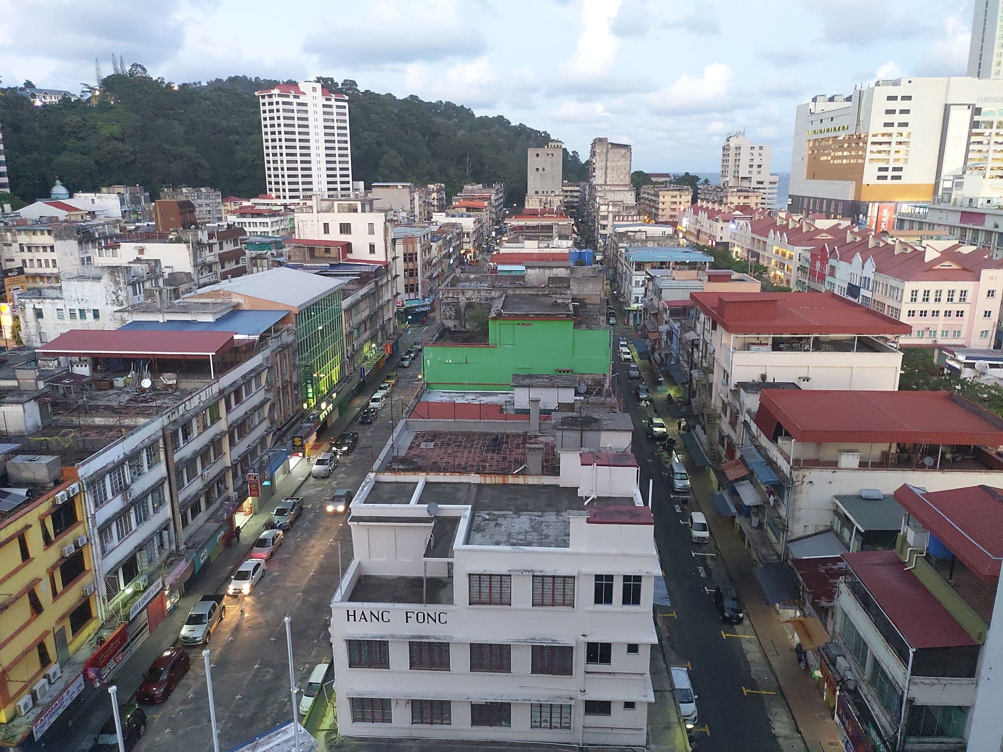 Street view near Hotel Lagenda, Sandakan — © janvanbekkum (CC BY-SA · Mapillary)