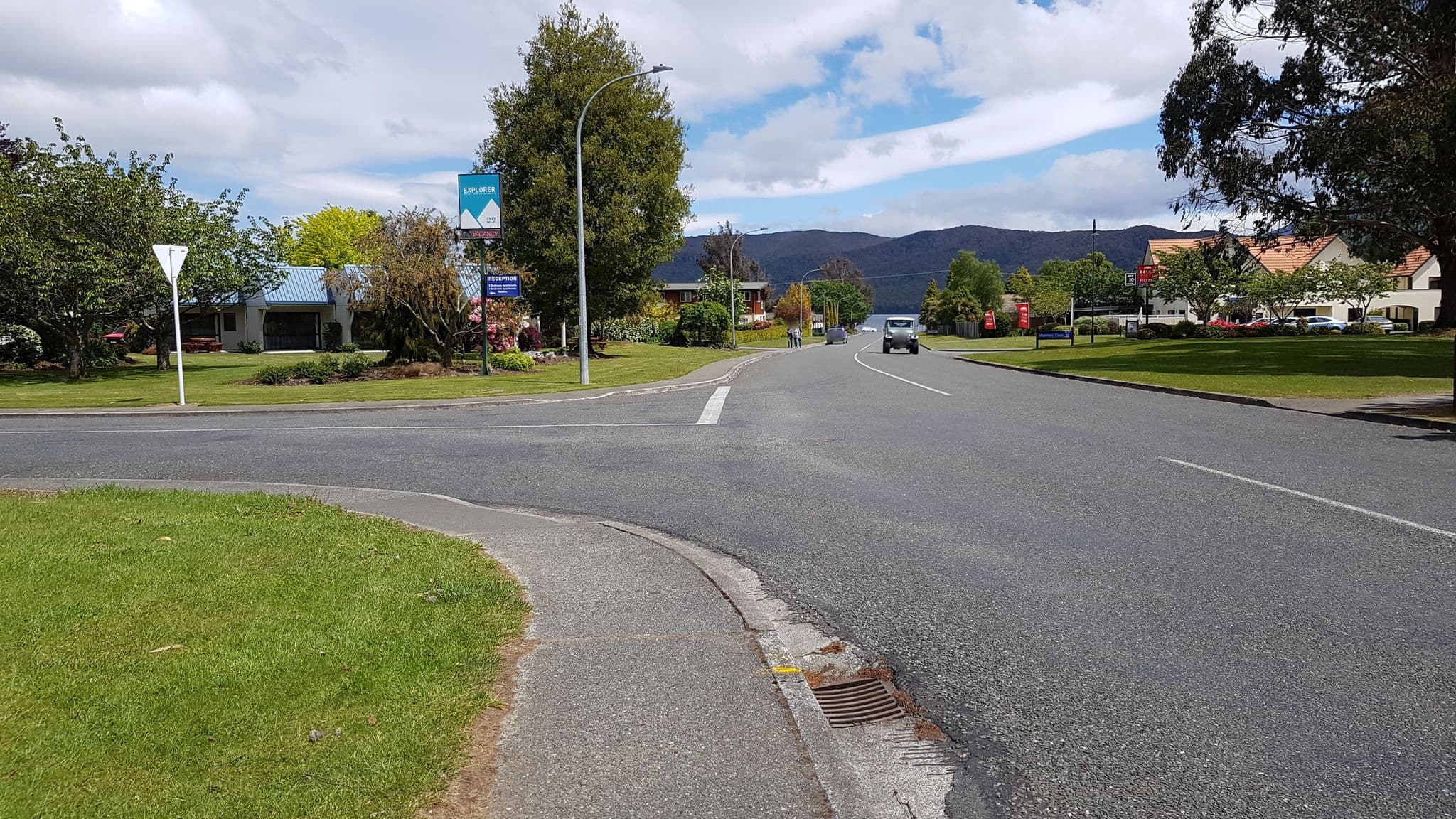 Street view near Explorer, Te Anau — © eneerhut (CC BY-SA · Mapillary)