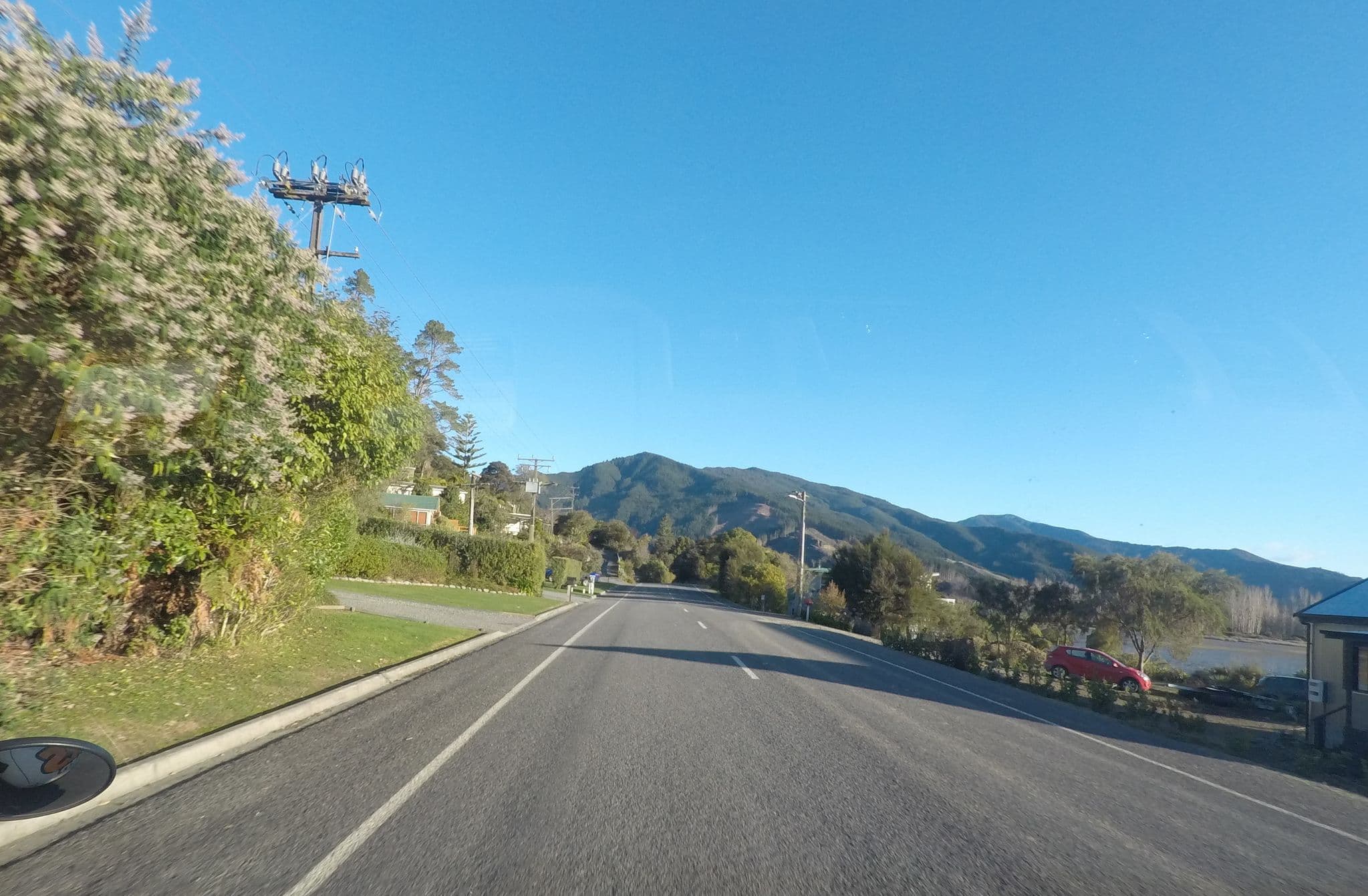 Street view near Queen Charlotte Breakaway Bach, Picton — © ralley (CC BY-SA · Mapillary)