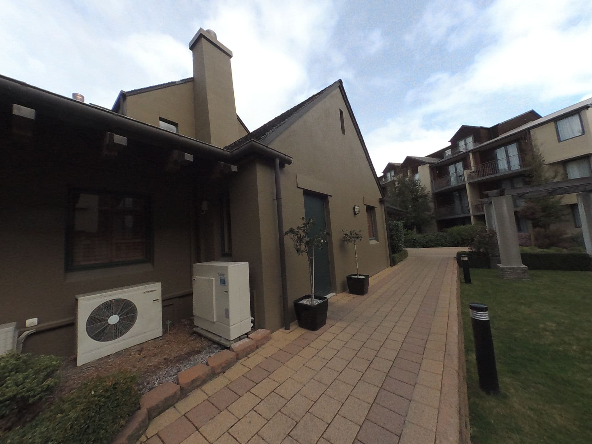 Street view near Heritage Queenstown, Queenstown — © rsnaru (CC BY-SA · Mapillary)