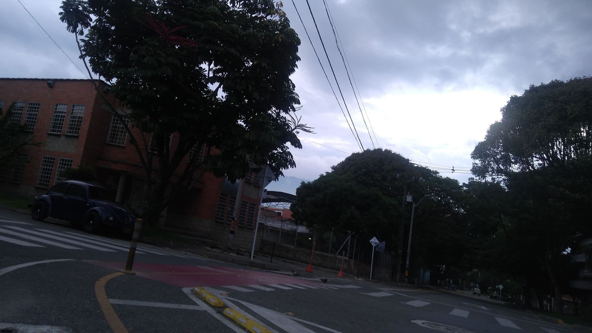 Street view near Hostal Casa Pranna, Medellín — © sflorez (CC BY-SA · Mapillary)