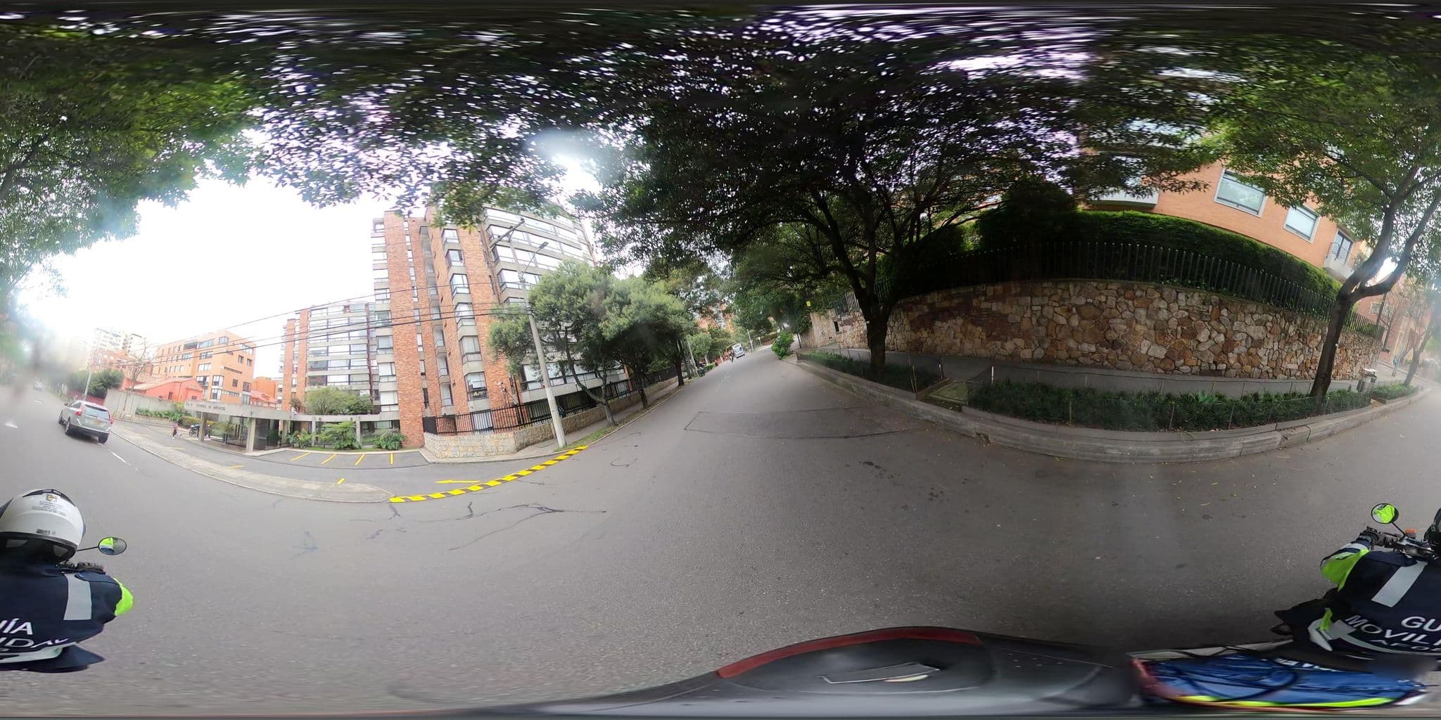 Street view near bh La Quinta, Barrio San Luis — © cgalindop (CC BY-SA · Mapillary)