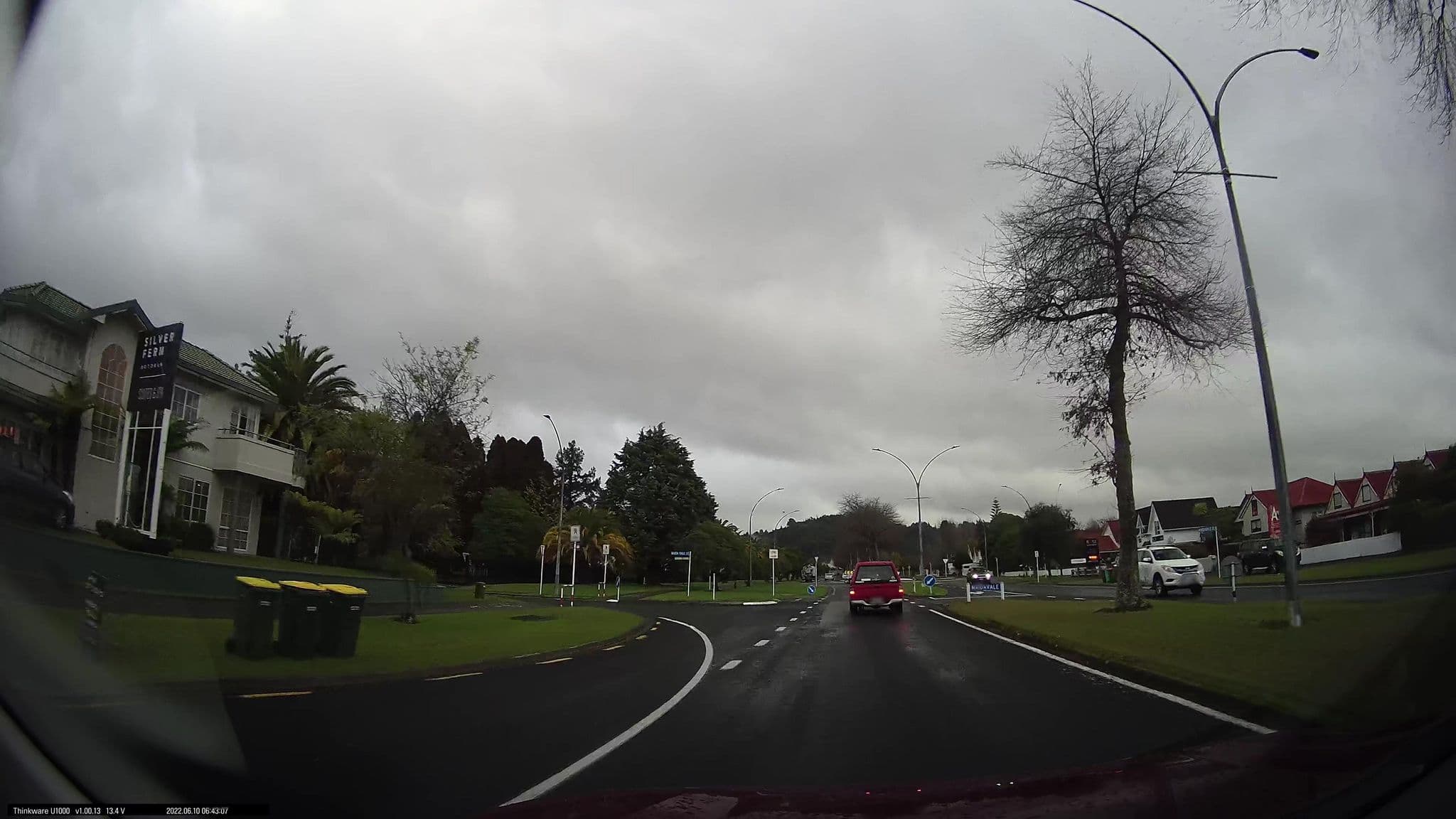 Street view near Emarald Spa Resort, Victoria — © maxim752 (CC BY-SA · Mapillary)