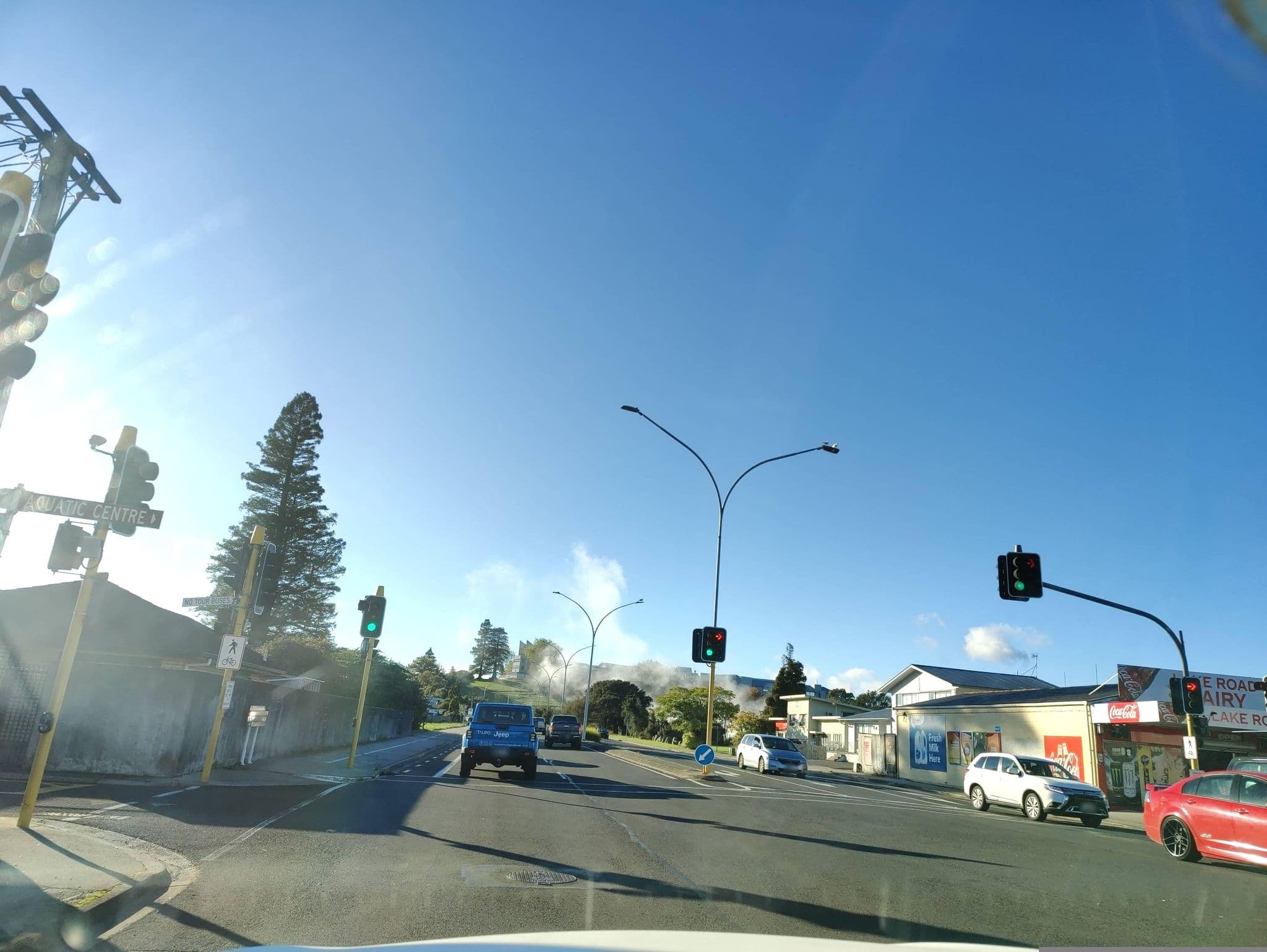 Street view near Utuhina Hot Spings Fishing Lodge, Rotorua — © elphix (CC BY-SA · Mapillary)