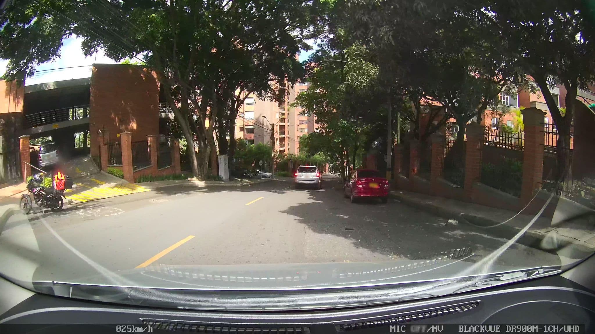 Street view near Viamonti, Medellín — © kaart_4 (CC BY-SA · Mapillary)