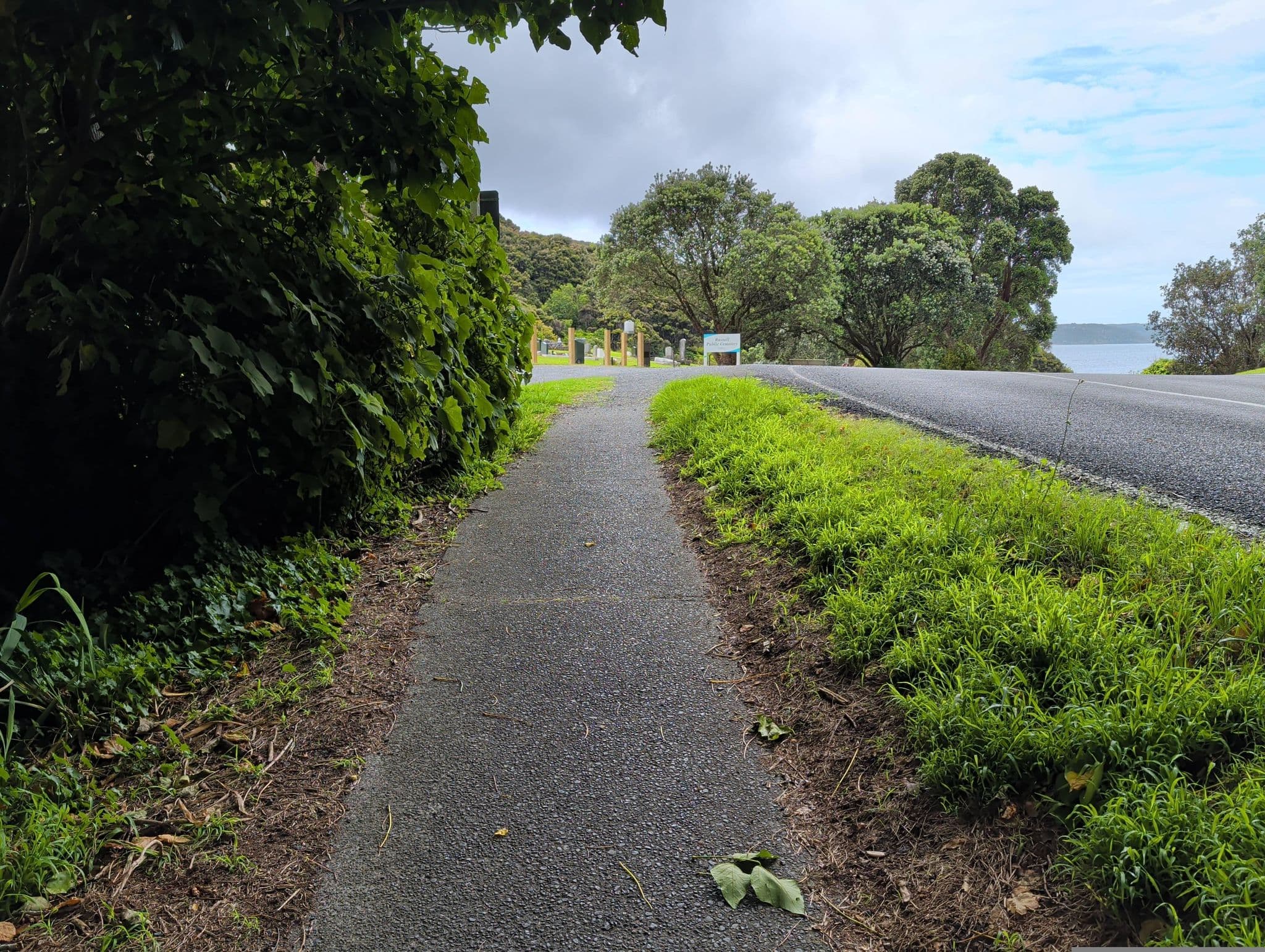 Street view near La Casita, Paihia — © blueosm (CC BY-SA · Mapillary)