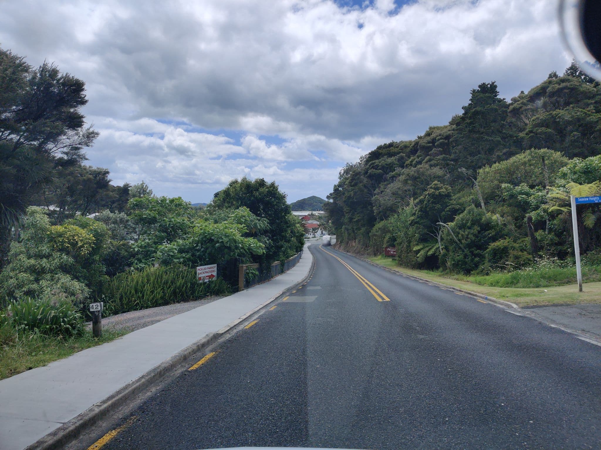 Street view near Pickled Parrot Backpackers, Paihia — © elphix (CC BY-SA · Mapillary)
