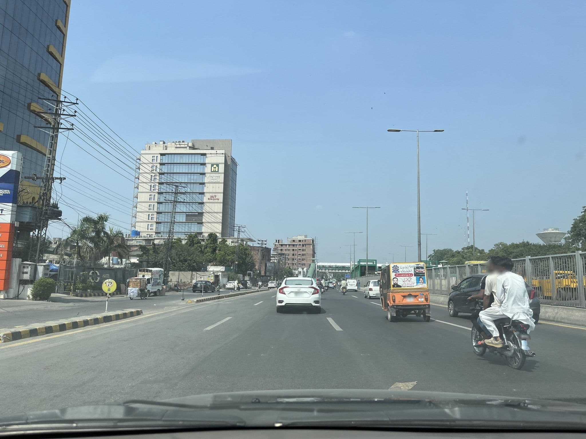 Street view near HOTEL dGATES, Model Town — © masterofnoroad (CC BY-SA · Mapillary)