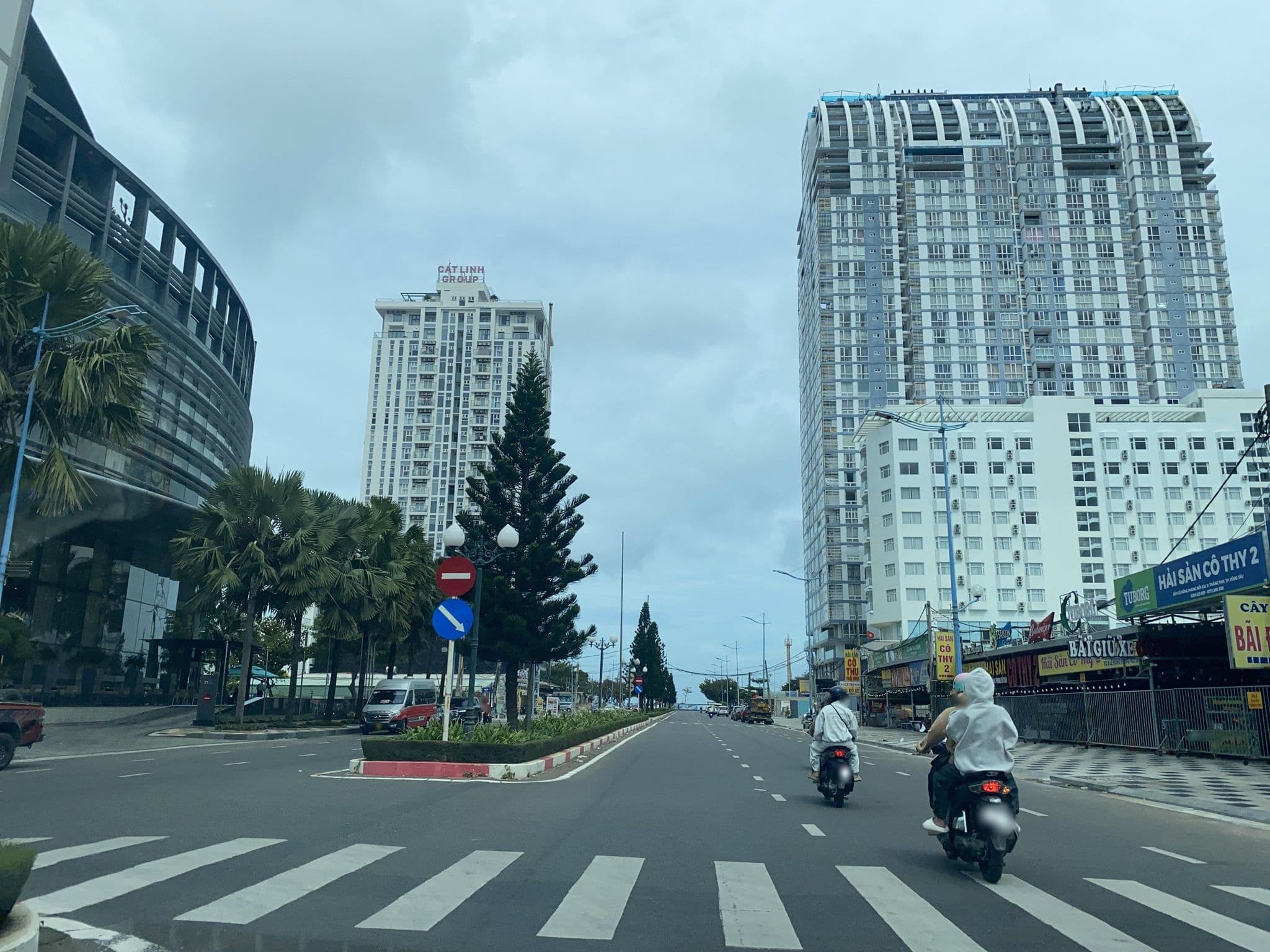 Street view near Phụng Hoàng hotel, Vũng Tàu — © DriveWithHoang (CC BY-SA · Mapillary)