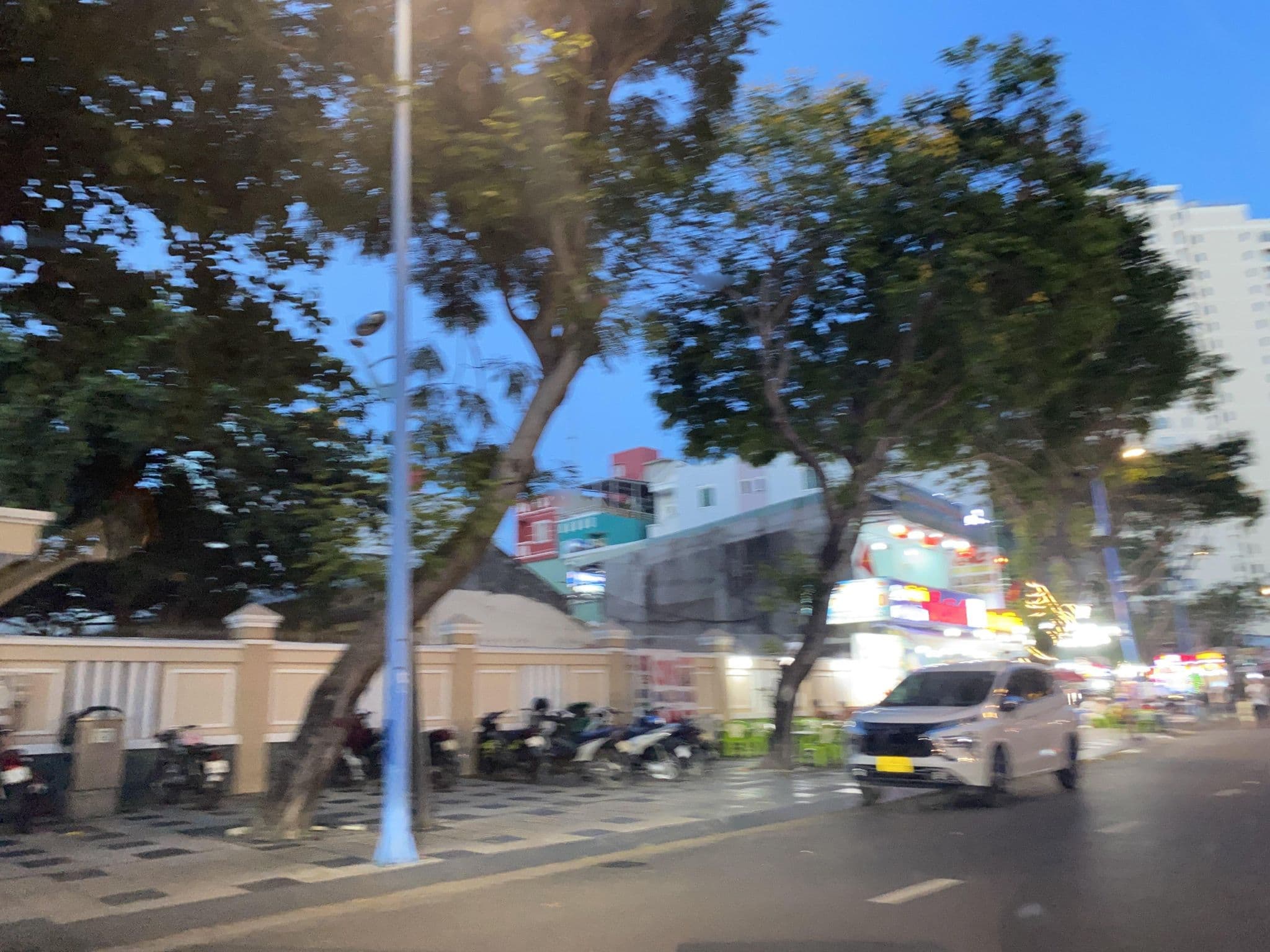 Street view near Thanh Trung Hotel, Vũng Tàu — © DriveWithHoang (CC BY-SA · Mapillary)