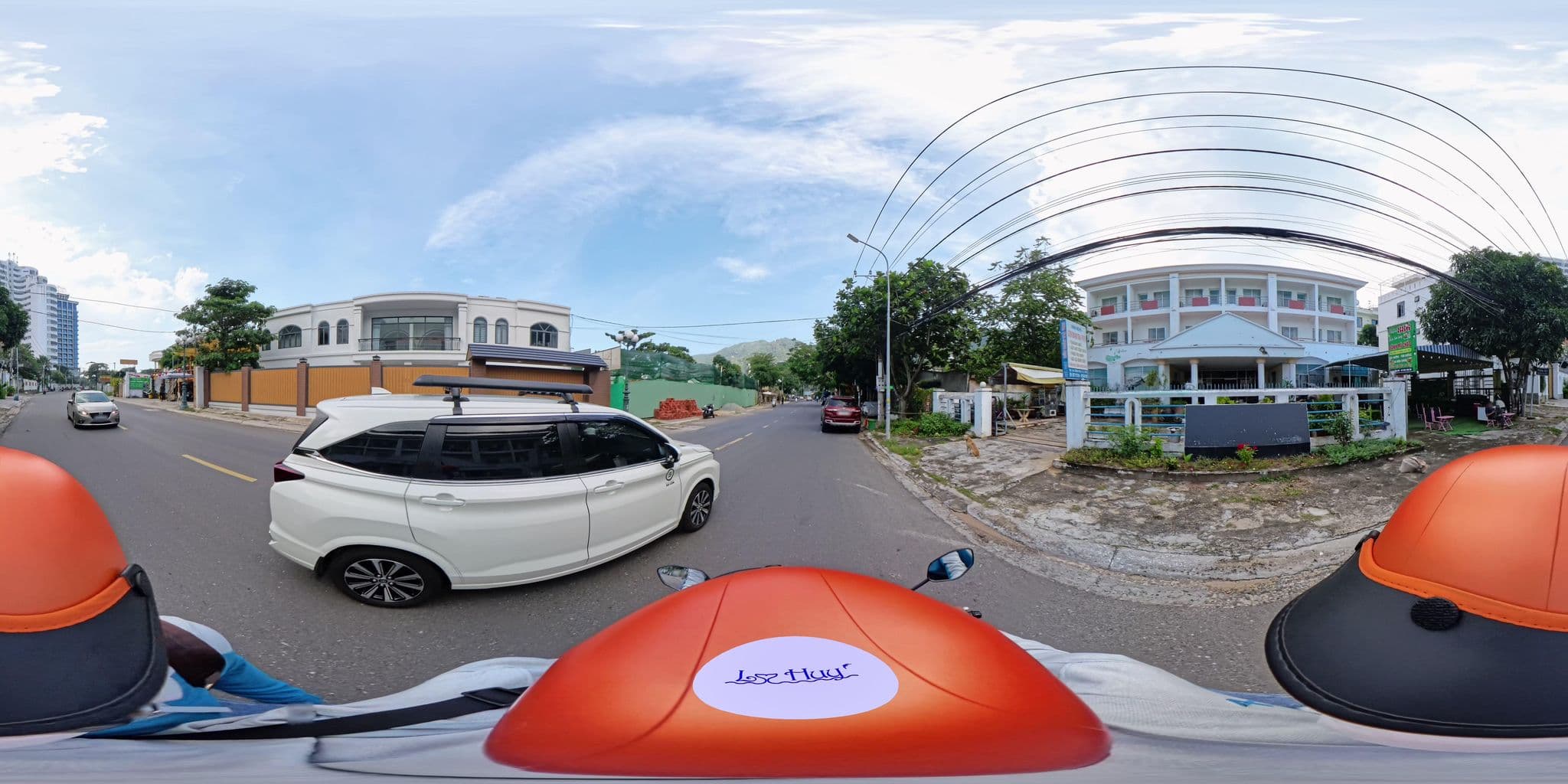 Street view near Khách Sạn Nam Phương, Vũng Tàu — © lyduchuy (CC BY-SA · Mapillary)
