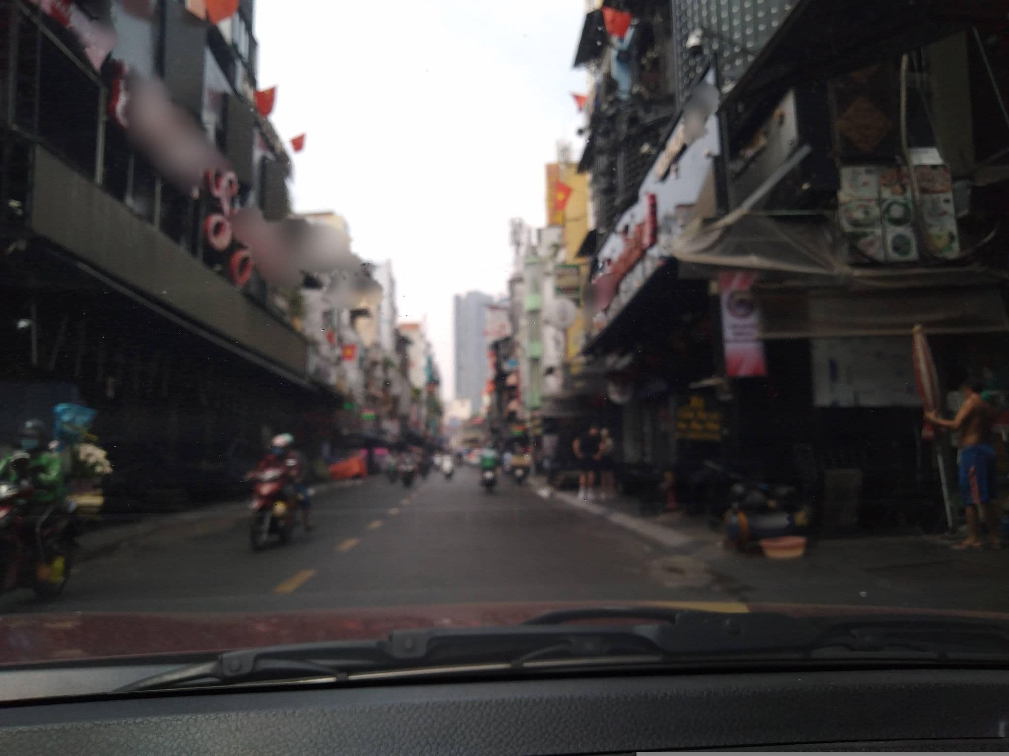 Street view near saigon hostel, Quận Ba — © sg_front_1 (CC BY-SA · Mapillary)