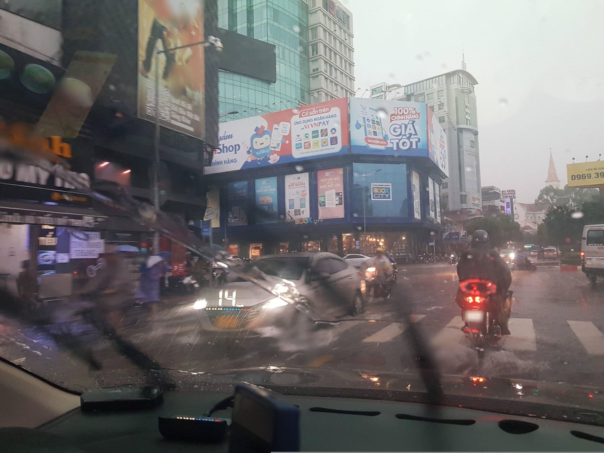 Street view near Nam Son hotel, Quận Ba — © bemaps1 (CC BY-SA · Mapillary)